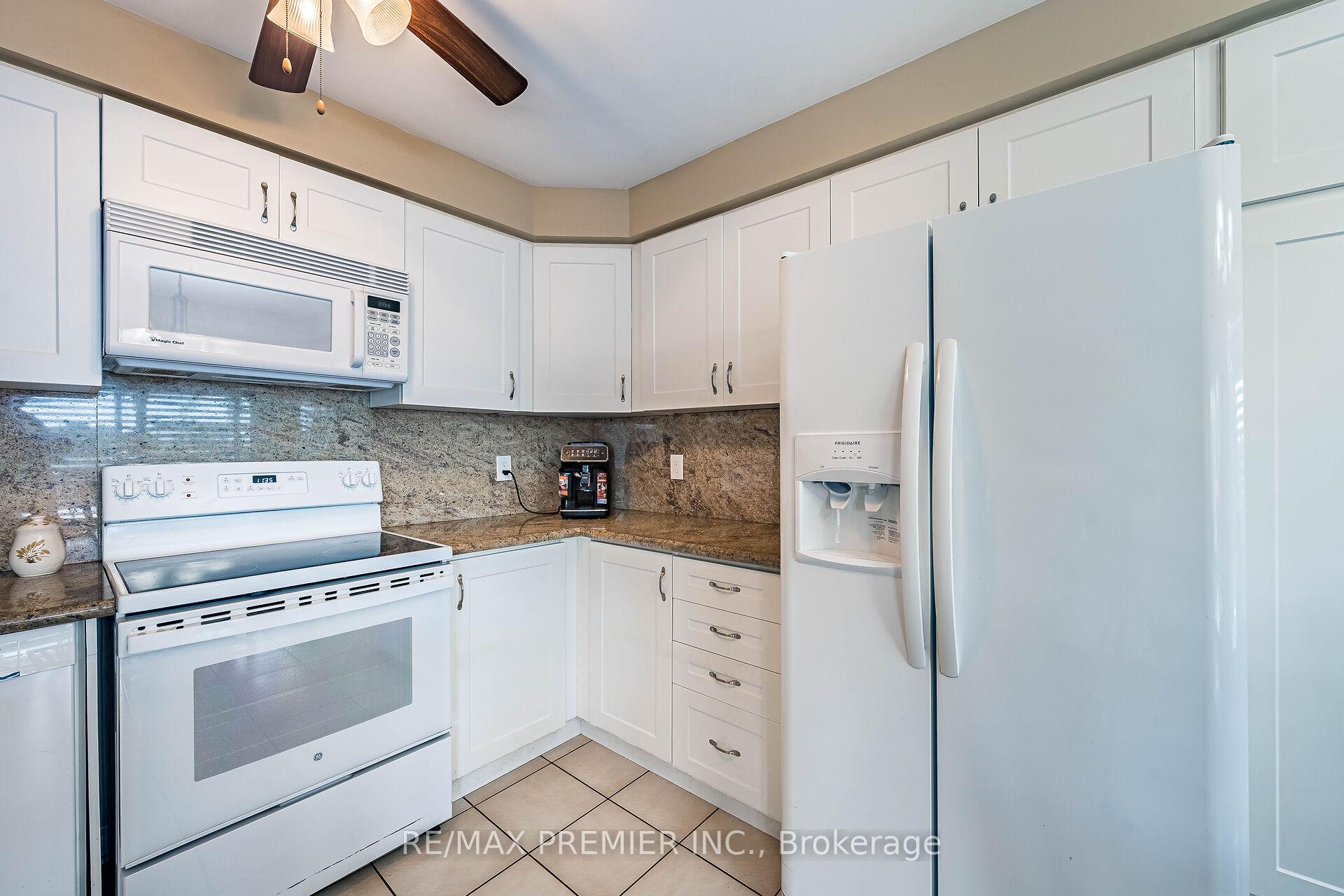 Photo 11 of 457 Glenkindie Avenue, Vaughan, Maple — HOMEH