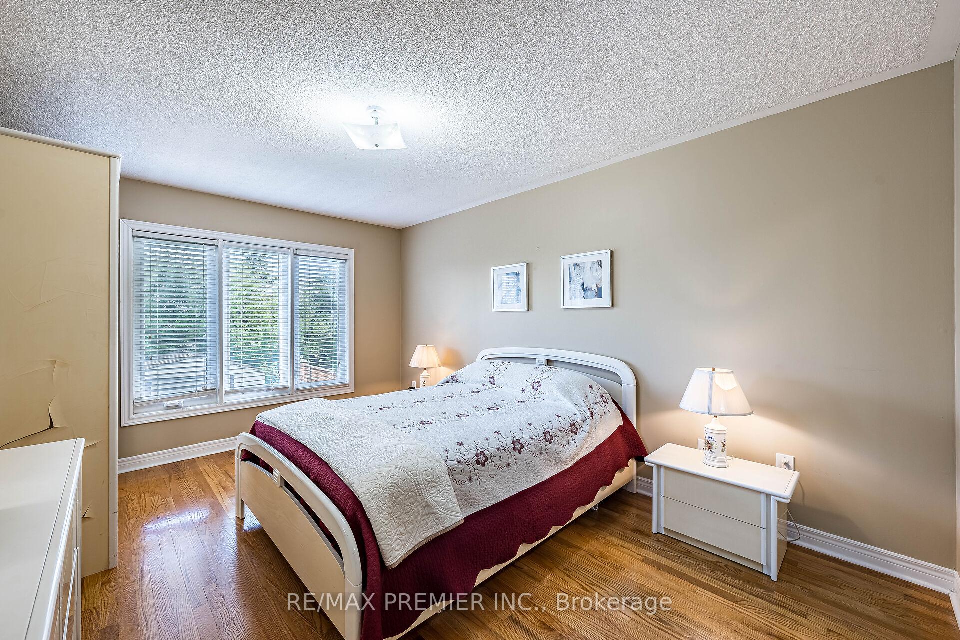 Photo 13 of 457 Glenkindie Avenue, Vaughan, Maple — HOMEH