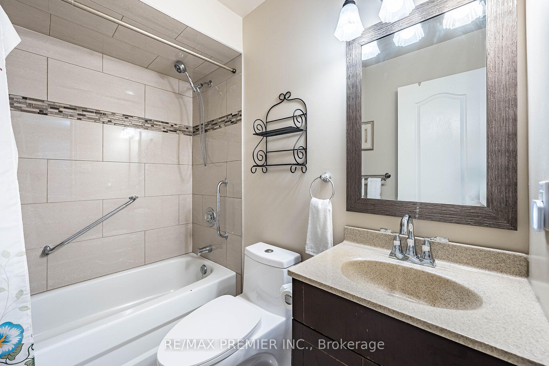 Photo 17 of 457 Glenkindie Avenue, Vaughan, Maple — HOMEH