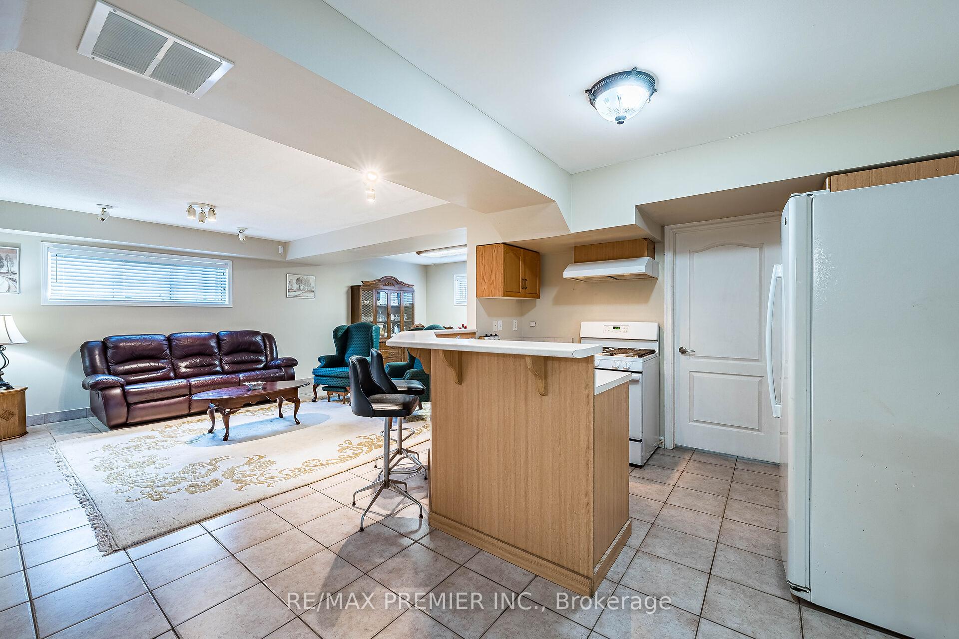 Photo 18 of 457 Glenkindie Avenue, Vaughan, Maple — HOMEH