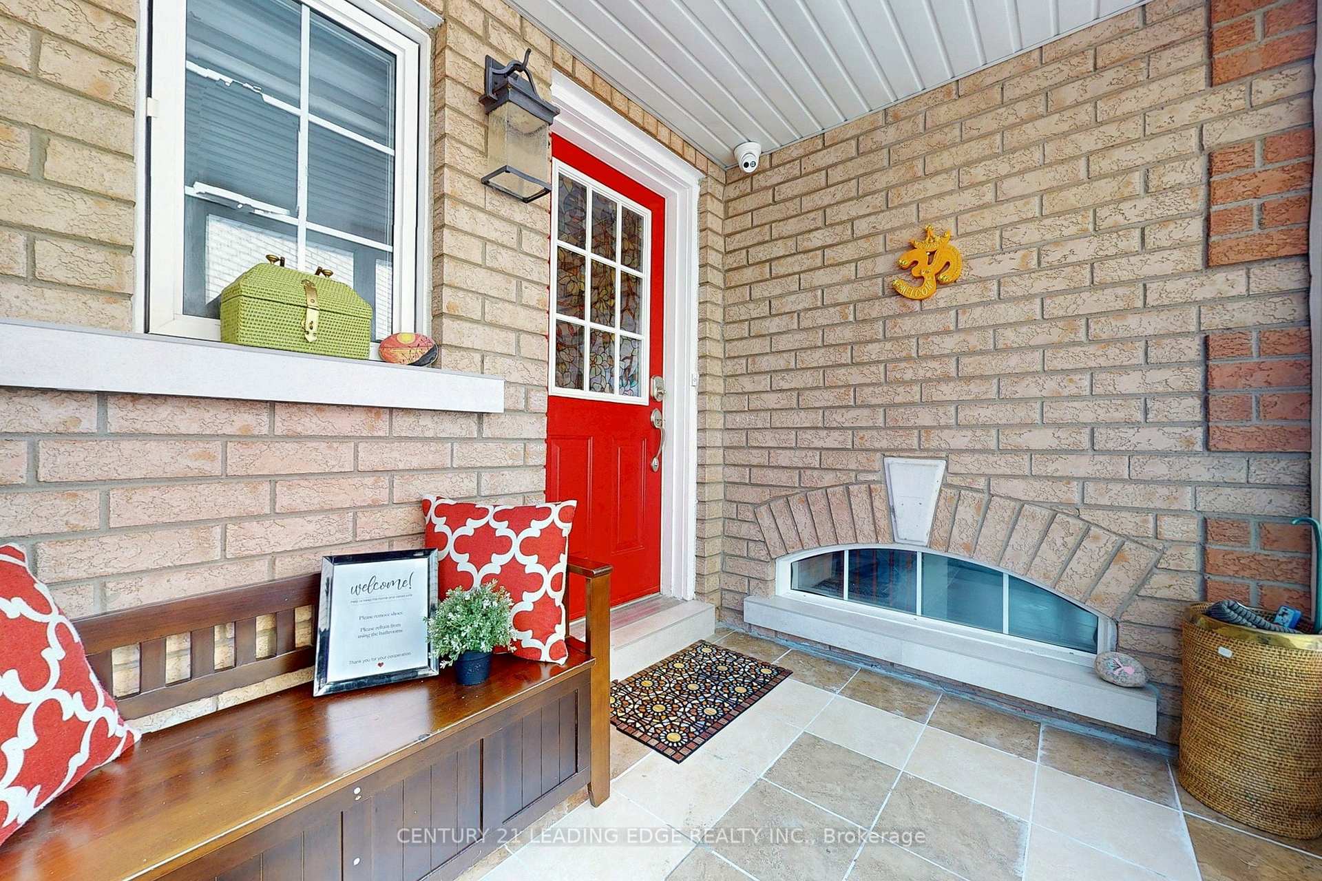 Photo 3 of 37 Stella Drive, Markham, Middlefield — HOMEH