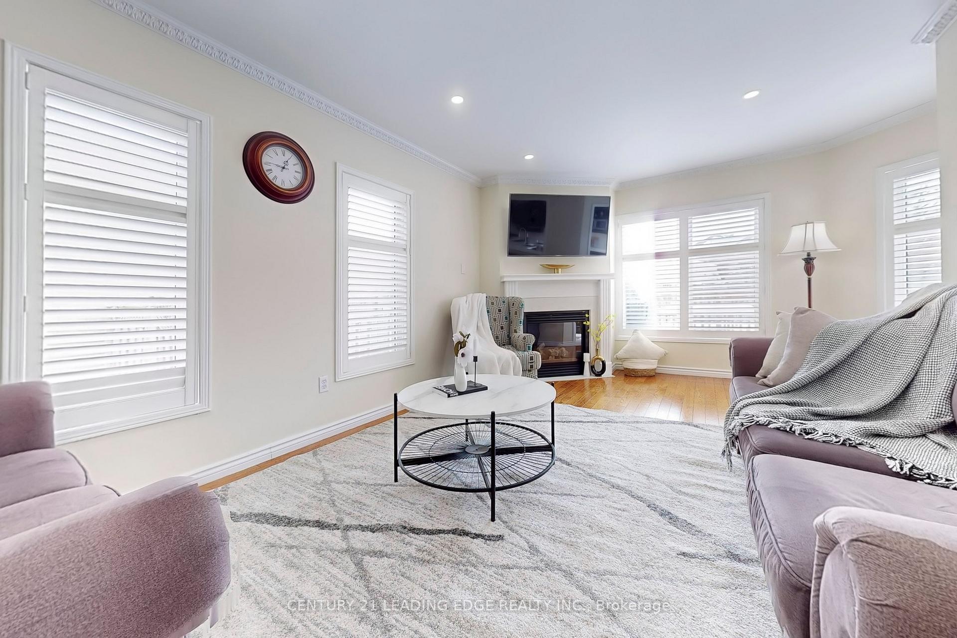 Photo 7 of 37 Stella Drive, Markham, Middlefield — HOMEH