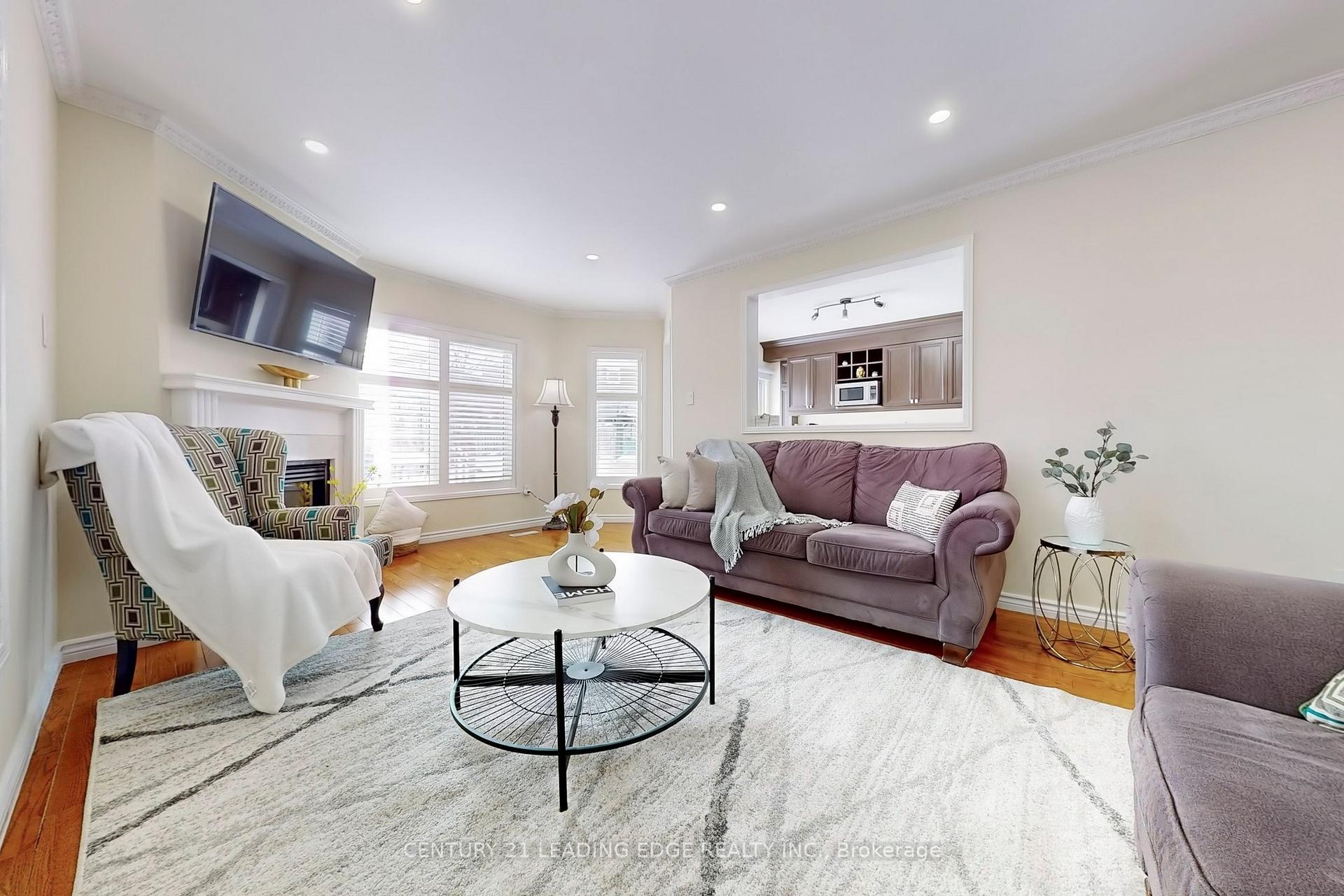 Photo 8 of 37 Stella Drive, Markham, Middlefield — HOMEH