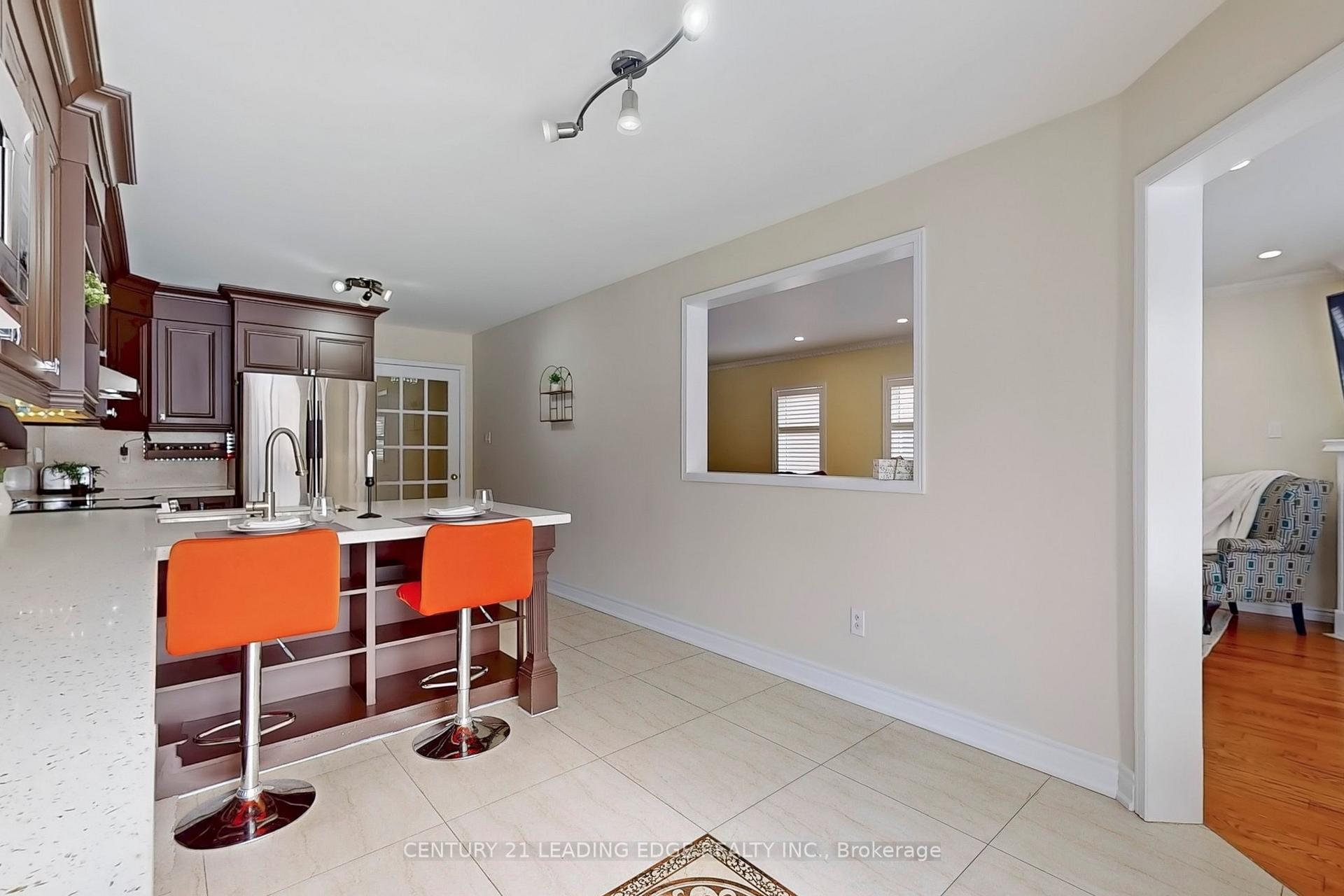 Photo 12 of 37 Stella Drive, Markham, Middlefield — HOMEH