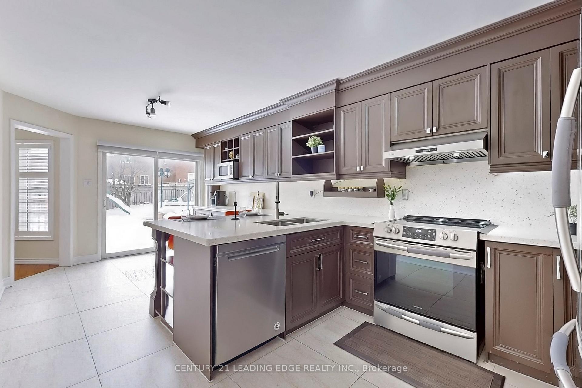 Photo 14 of 37 Stella Drive, Markham, Middlefield — HOMEH