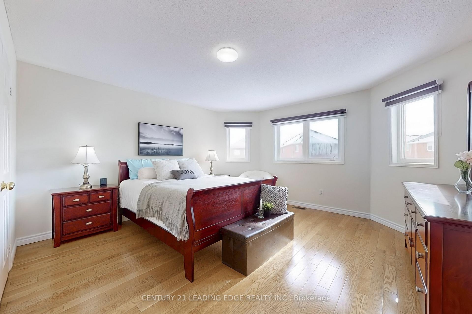 Photo 19 of 37 Stella Drive, Markham, Middlefield — HOMEH
