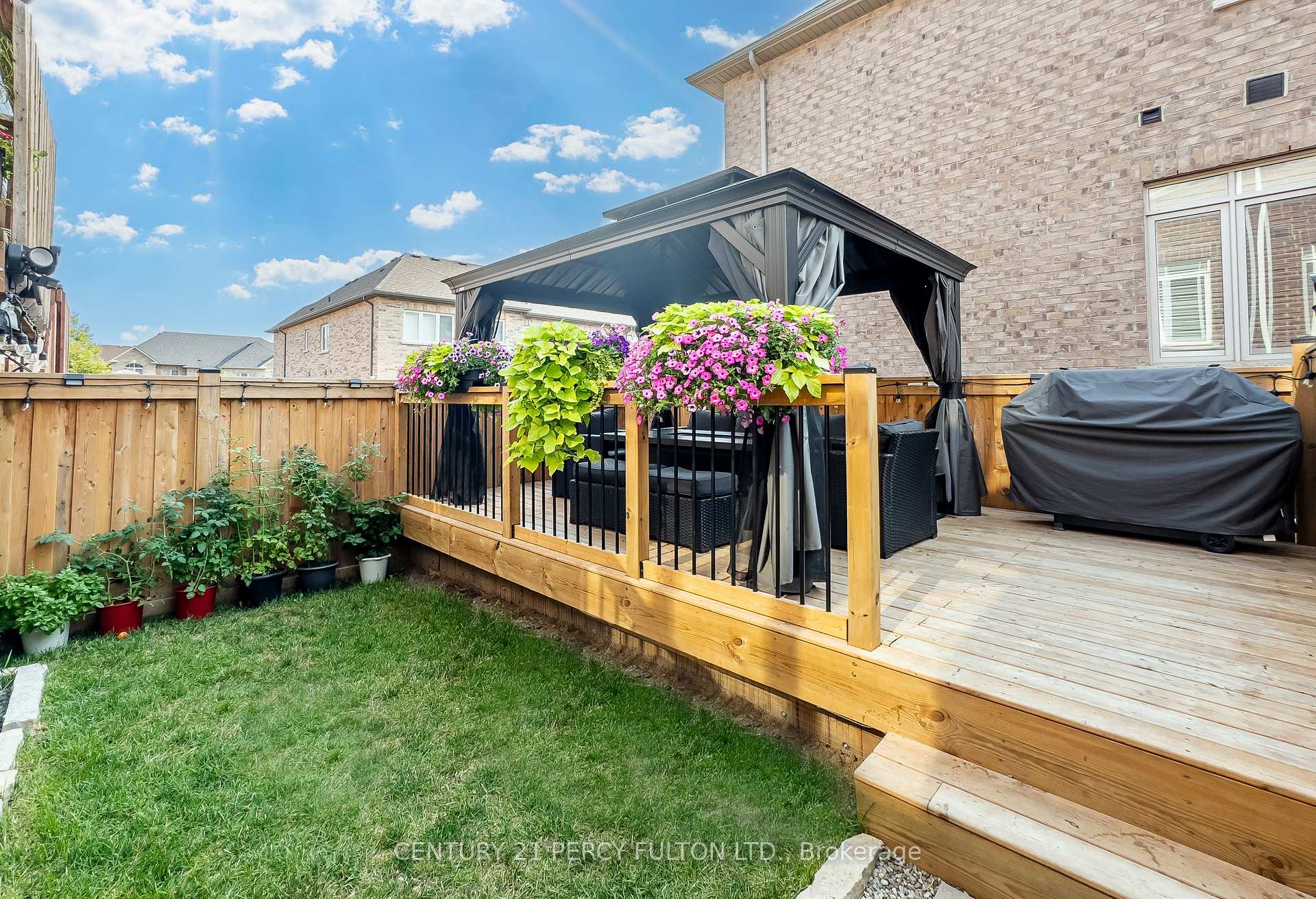 Photo 1 of 49 Rimrock Crescent, Whitby, Williamsburg — HOMEH