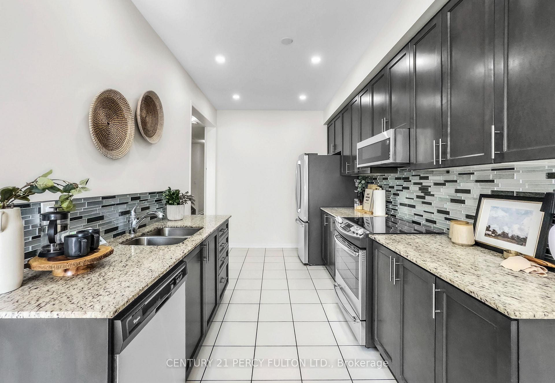 Photo 20 of 49 Rimrock Crescent, Whitby, Williamsburg — HOMEH
