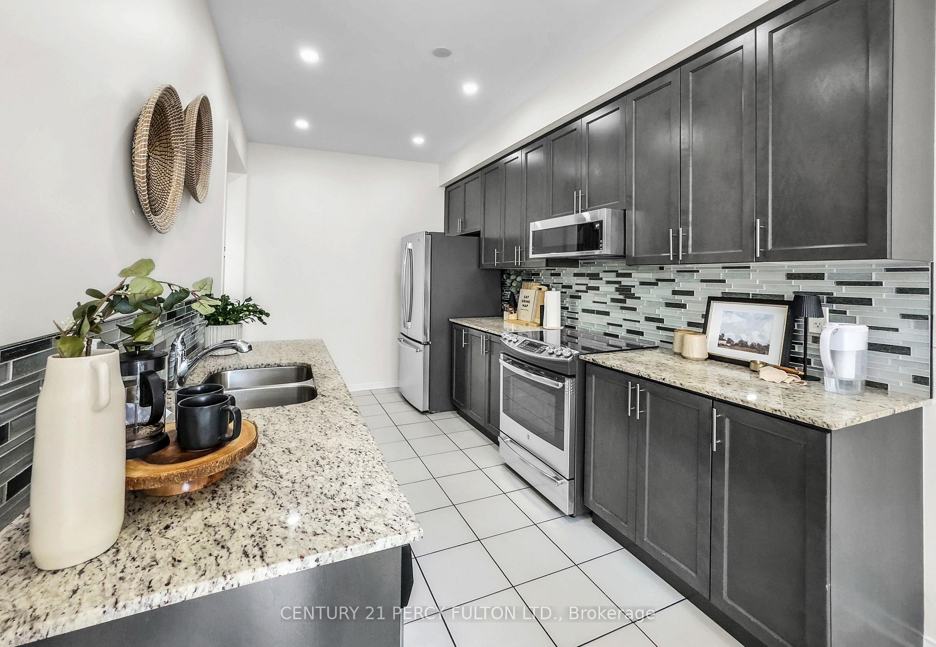 Photo 21 of 49 Rimrock Crescent, Whitby, Williamsburg — HOMEH