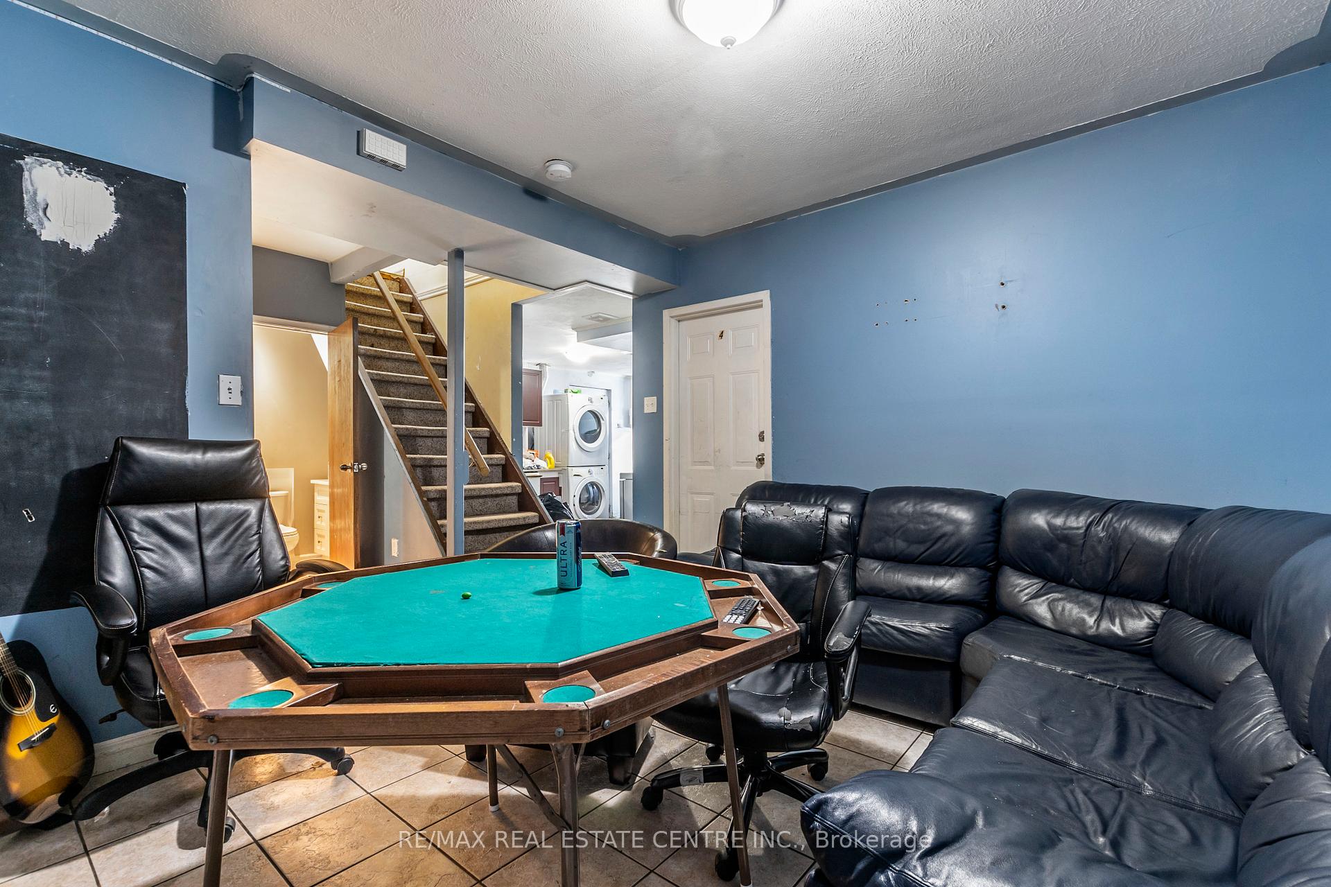 Photo 14 of 168 Elgin Crescent, Waterloo — HOMEH