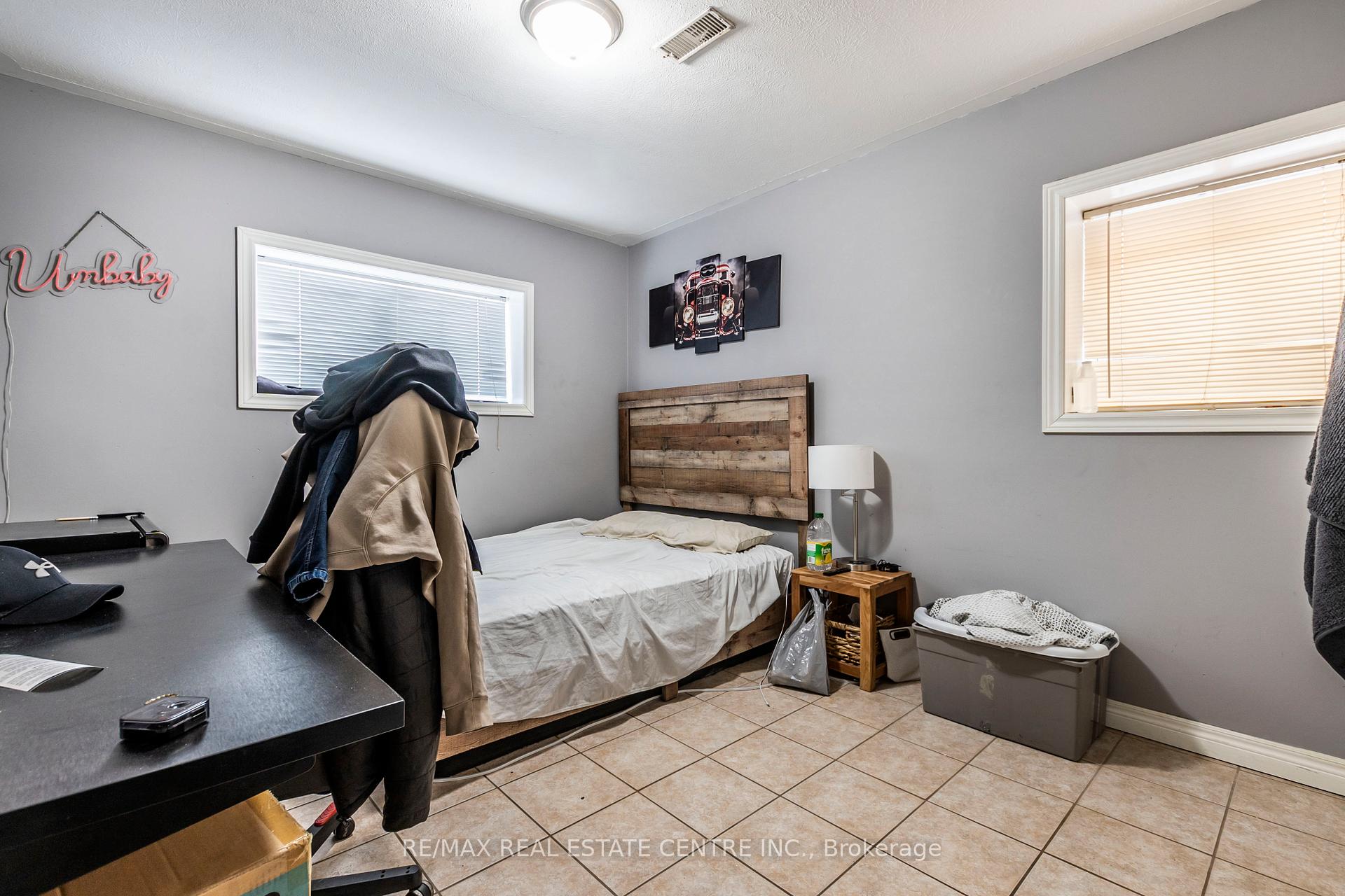 Photo 15 of 168 Elgin Crescent, Waterloo — HOMEH