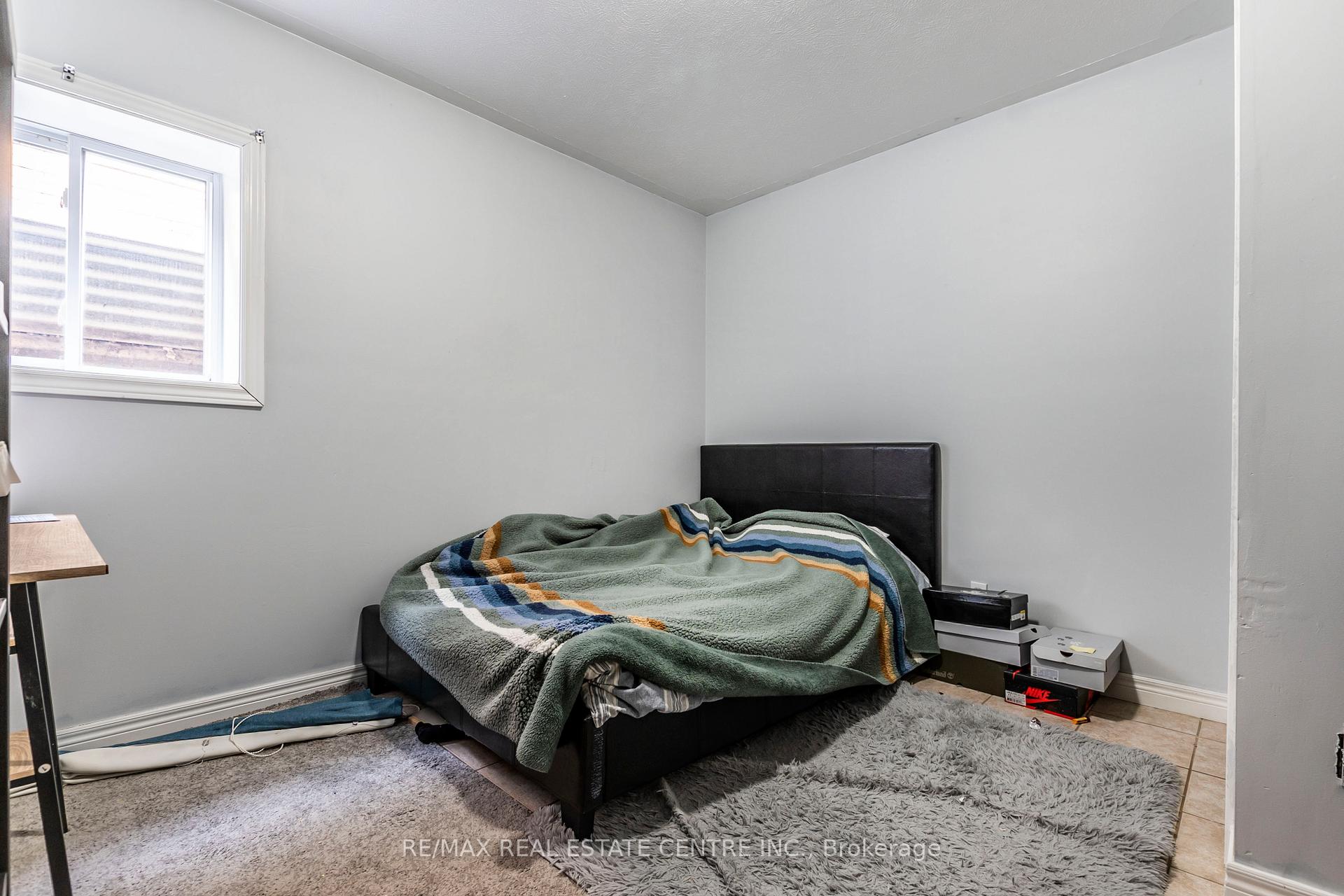 Photo 22 of 168 Elgin Crescent, Waterloo — HOMEH