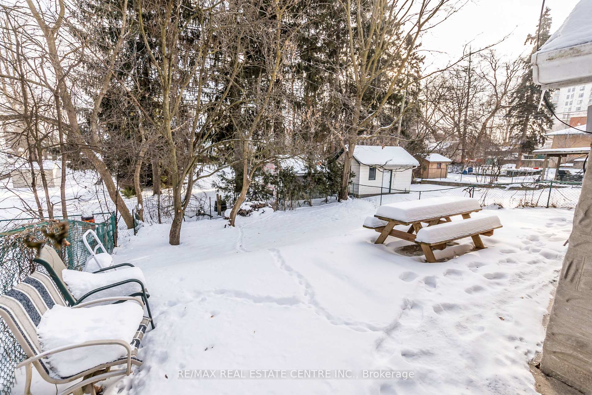 Photo 26 of 168 Elgin Crescent, Waterloo — HOMEH