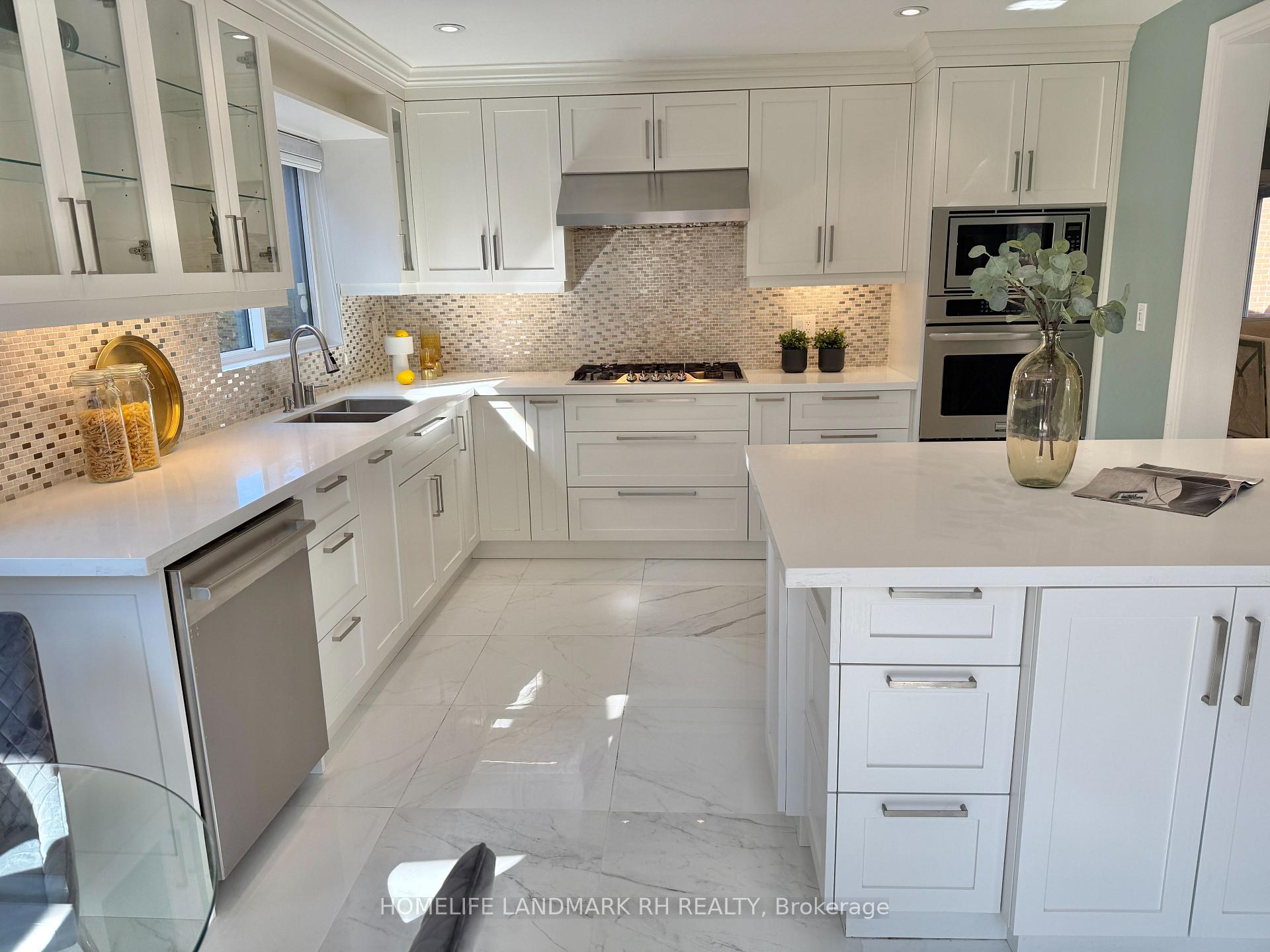 Photo 10 of 7 Anthony Lane, Vaughan, Glen Shields — HOMEH