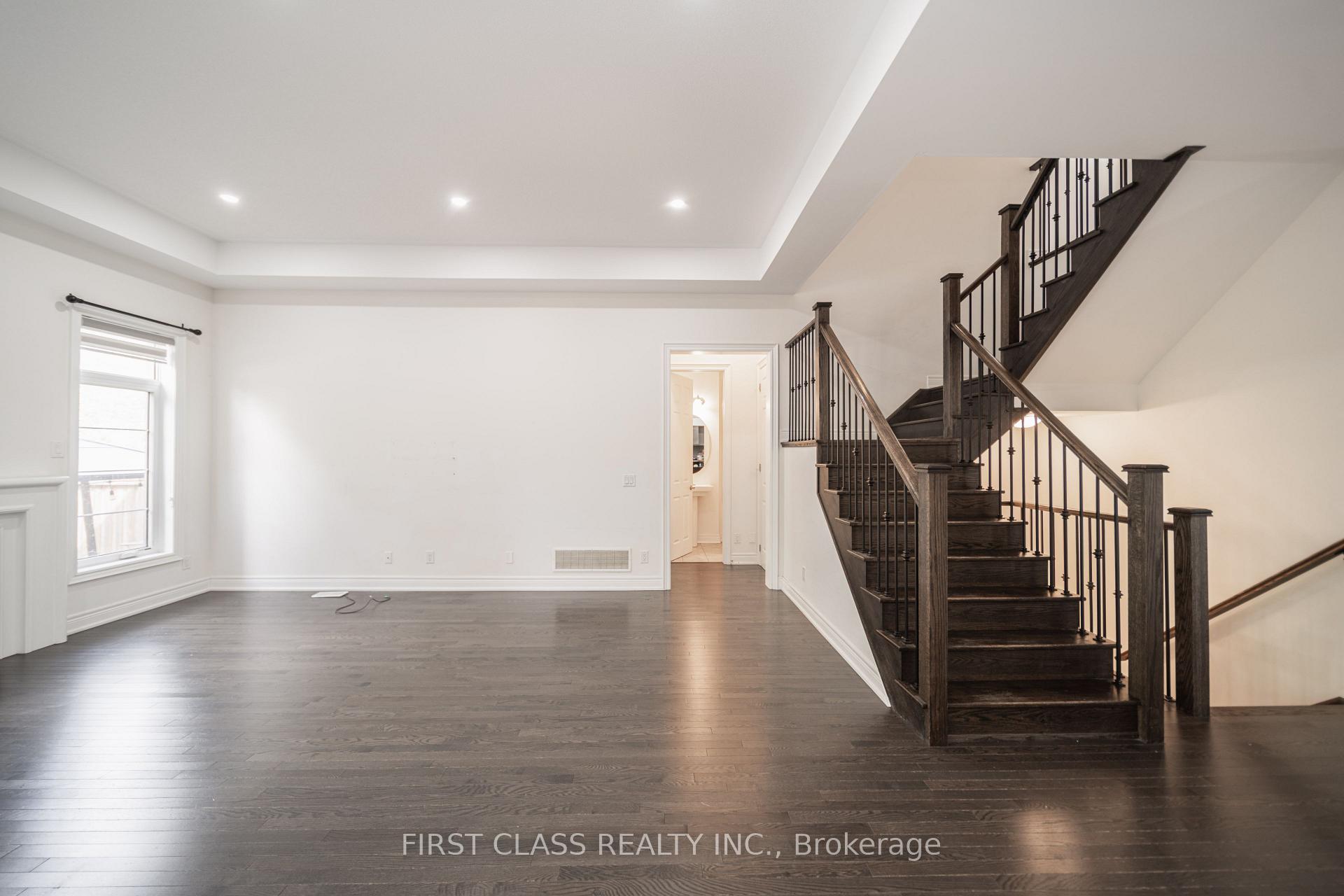 Photo 4 of 38 Beaverdams Drive, Whitby, Rural Whitby — HOMEH