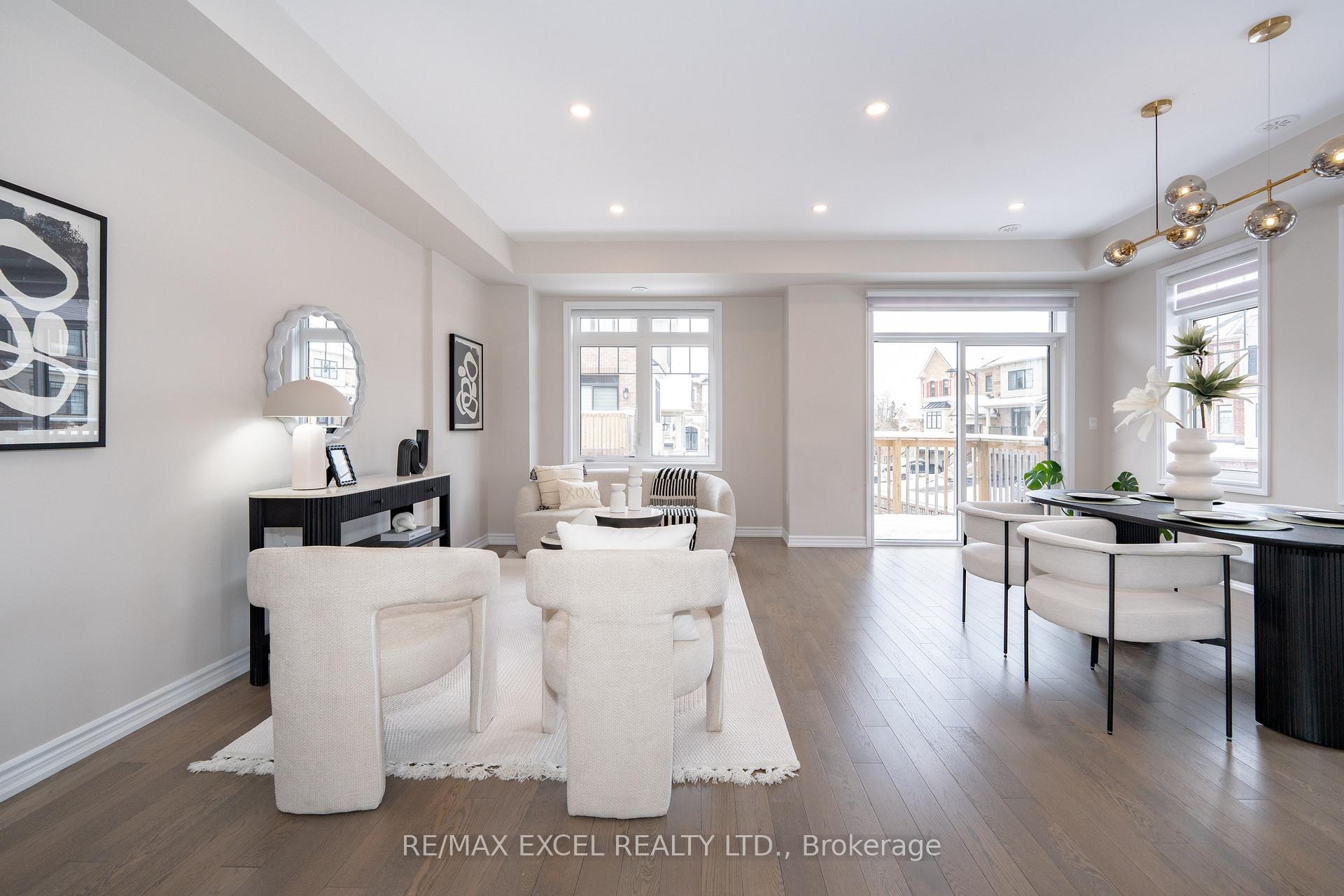 Photo 2 of 18 Fraleigh Avenue, Markham, Victoria Square — HOMEH