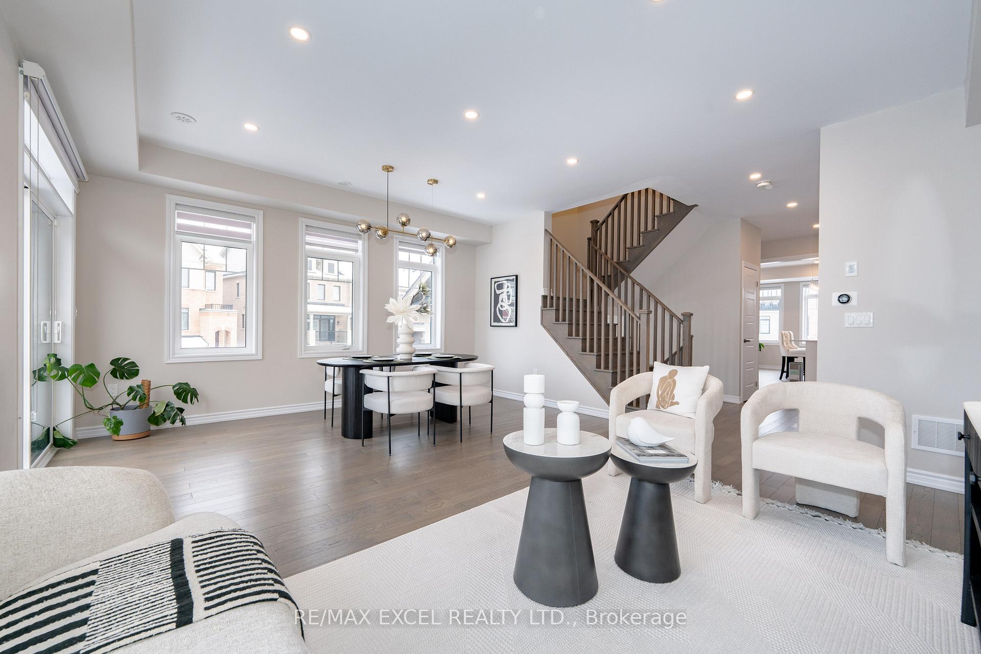 Photo 5 of 18 Fraleigh Avenue, Markham, Victoria Square — HOMEH