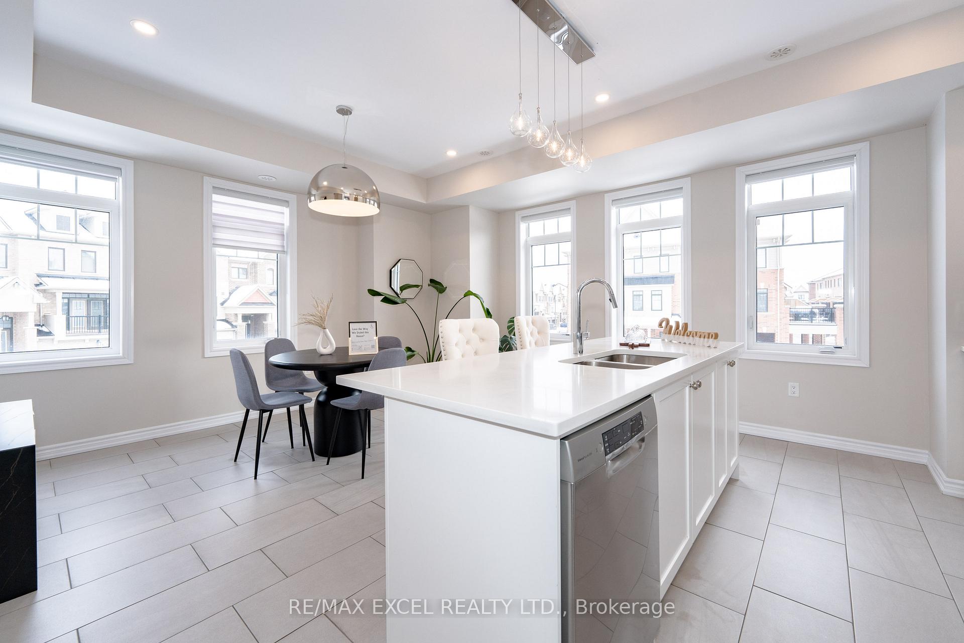 Photo 12 of 18 Fraleigh Avenue, Markham, Victoria Square — HOMEH