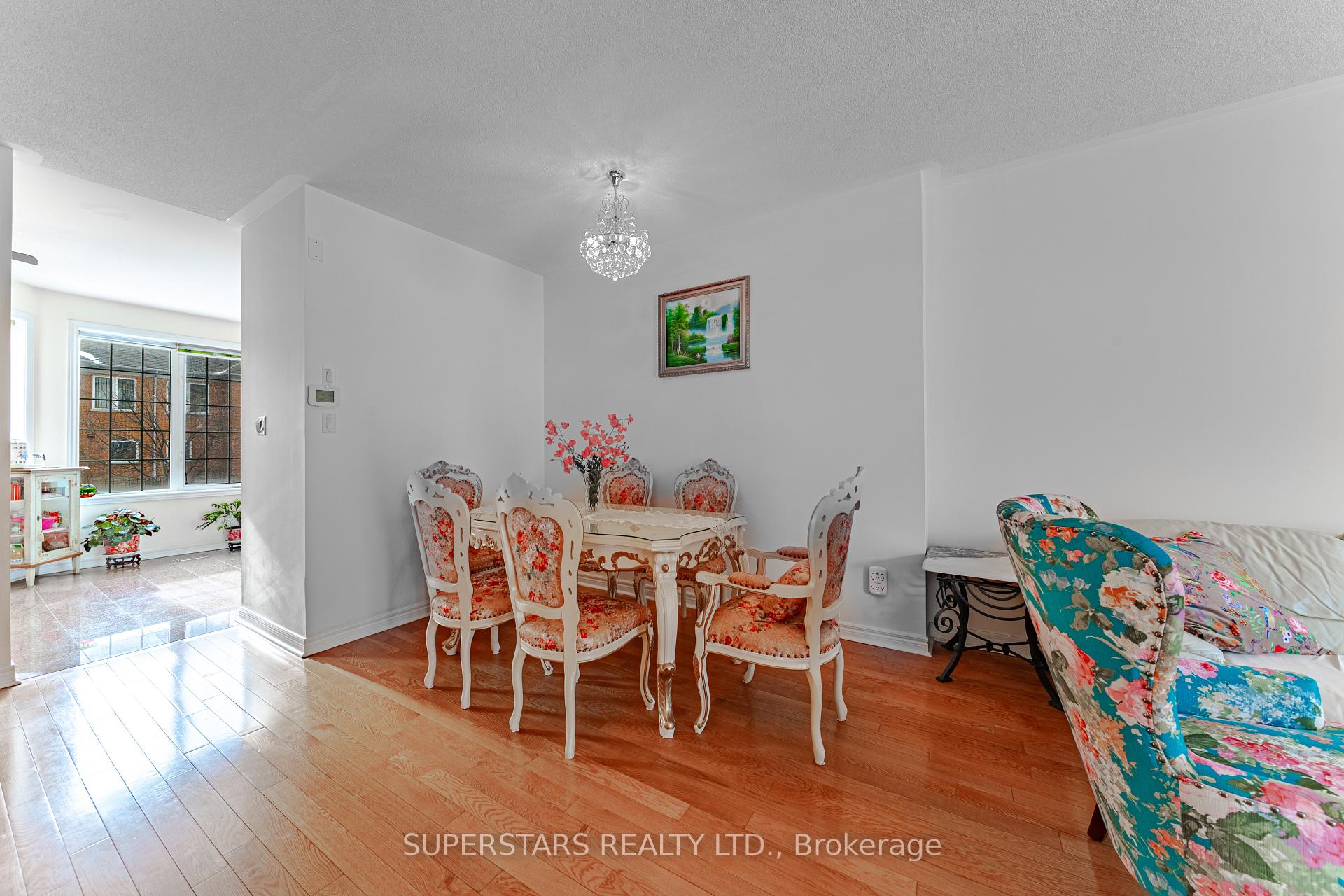 Photo 11 of 57 Leitchcroft Crescent, Markham, Commerce Valley — HOMEH