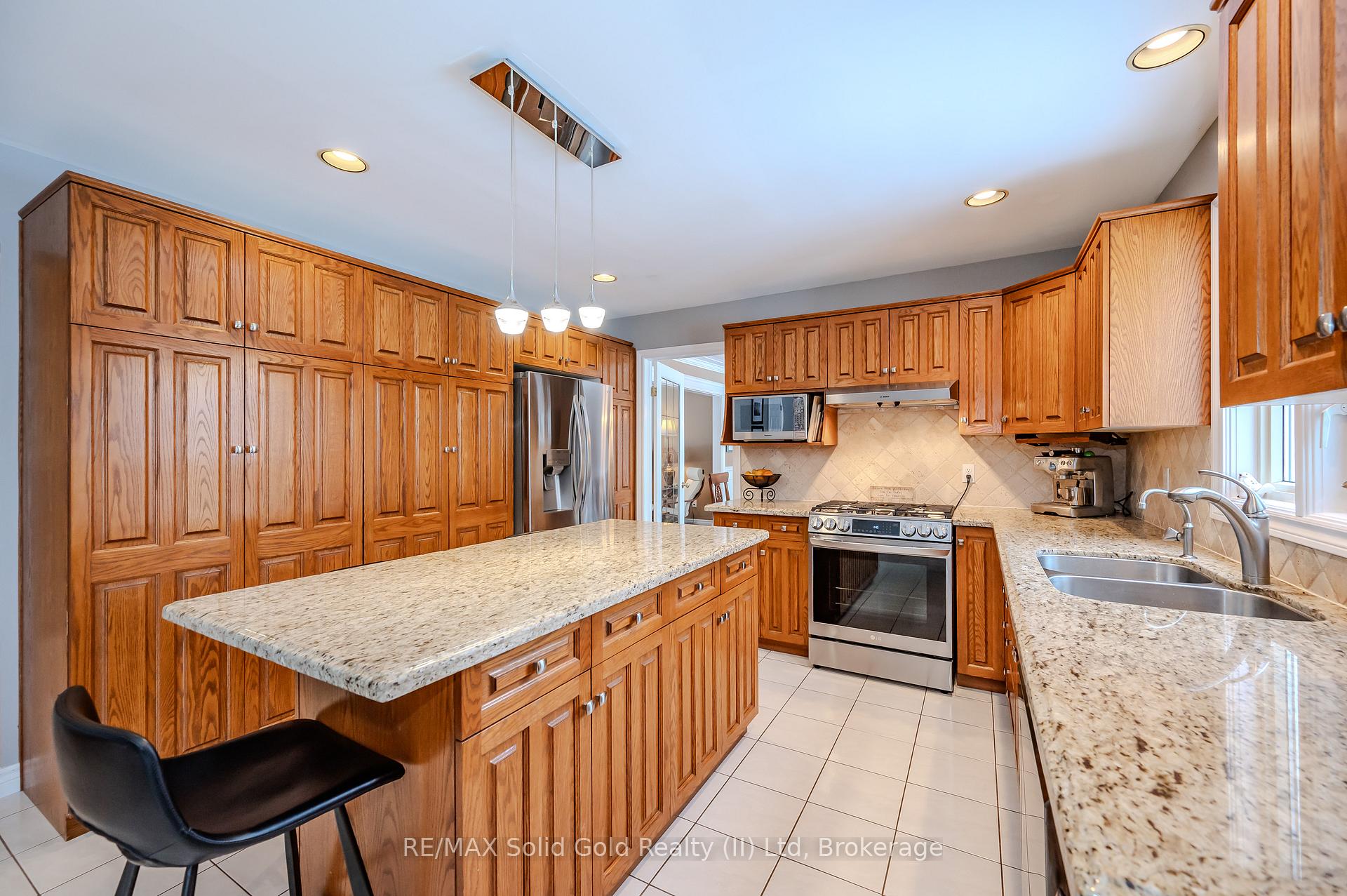 Photo 12 of 586 Guildwood Place, Waterloo — HOMEH