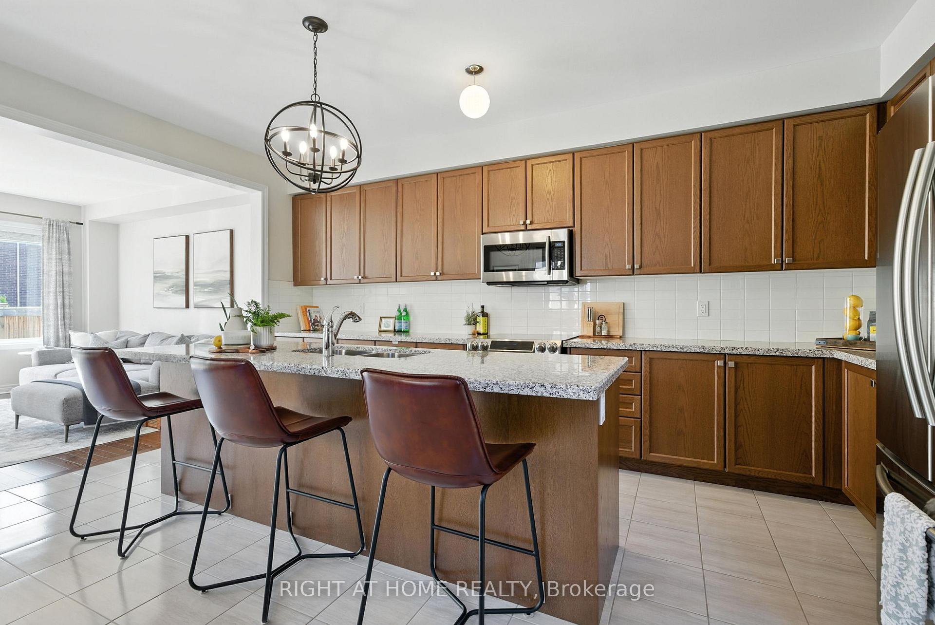 Photo 5 of 97 Cathedral Drive, Whitby, Rolling Acres — HOMEH