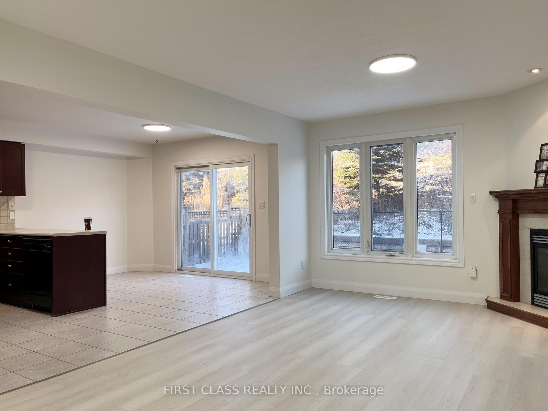 Photo 4 of 382 Tealby Crescent, Waterloo — HOMEH