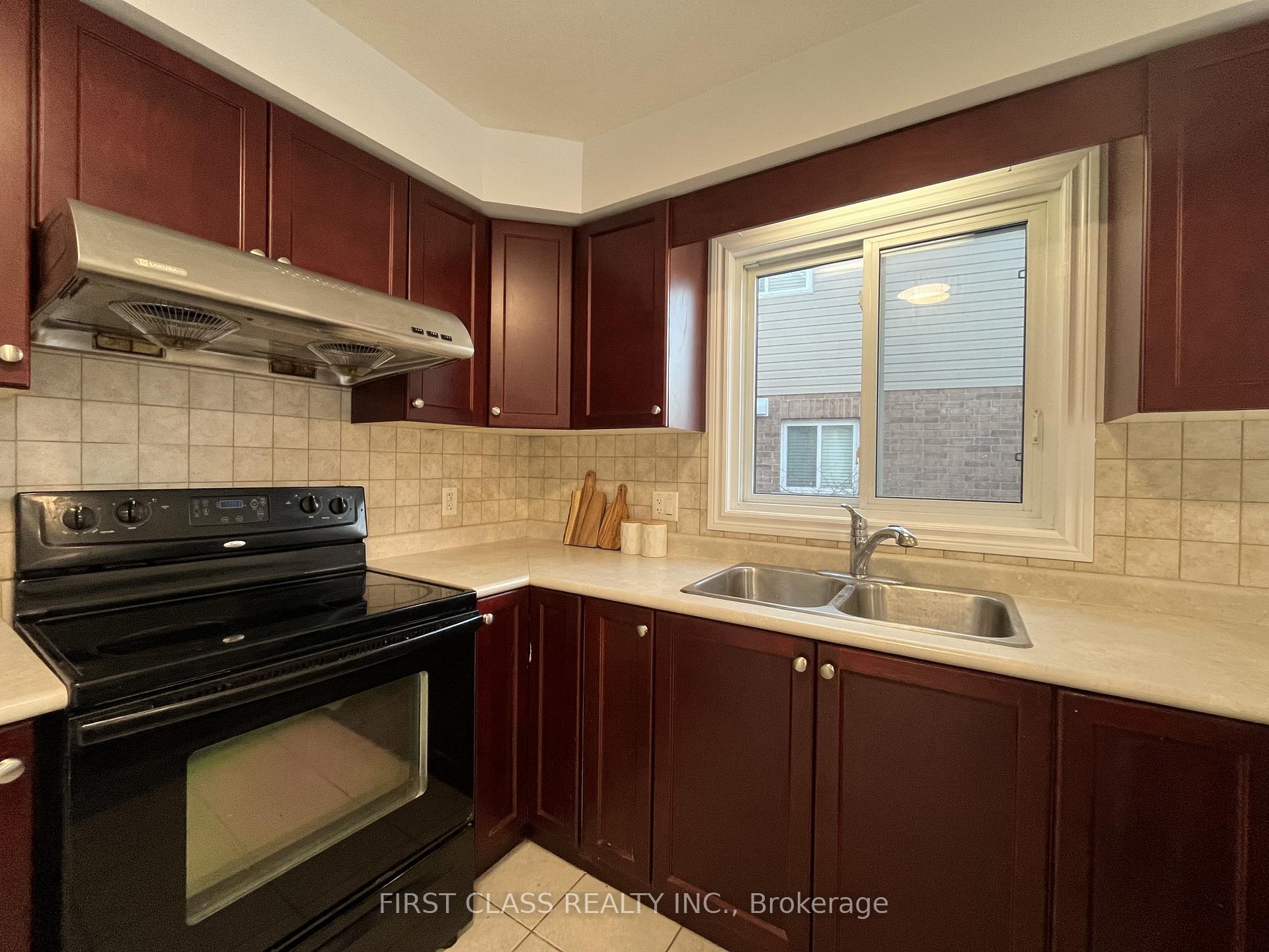 Photo 6 of 382 Tealby Crescent, Waterloo — HOMEH