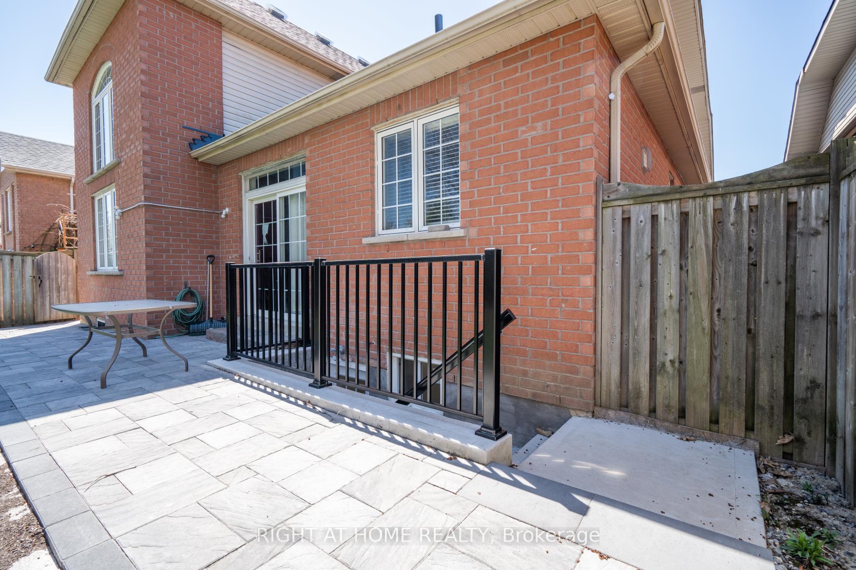 Photo 4 of 113 Mackey Drive, Whitby, Lynde Creek — HOMEH