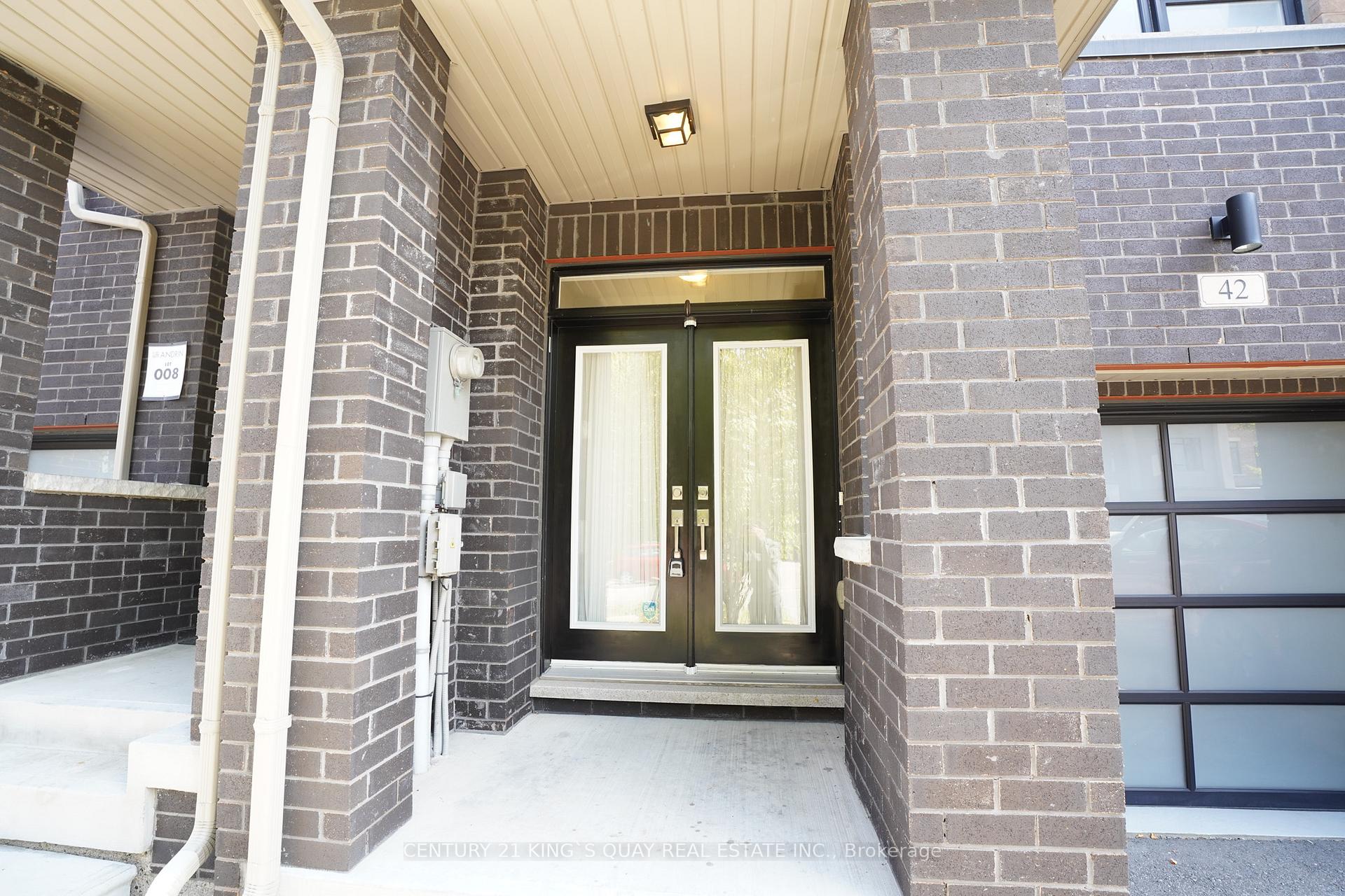 Photo 3 of 42 Fancamp Drive, Vaughan, Maple — HOMEH