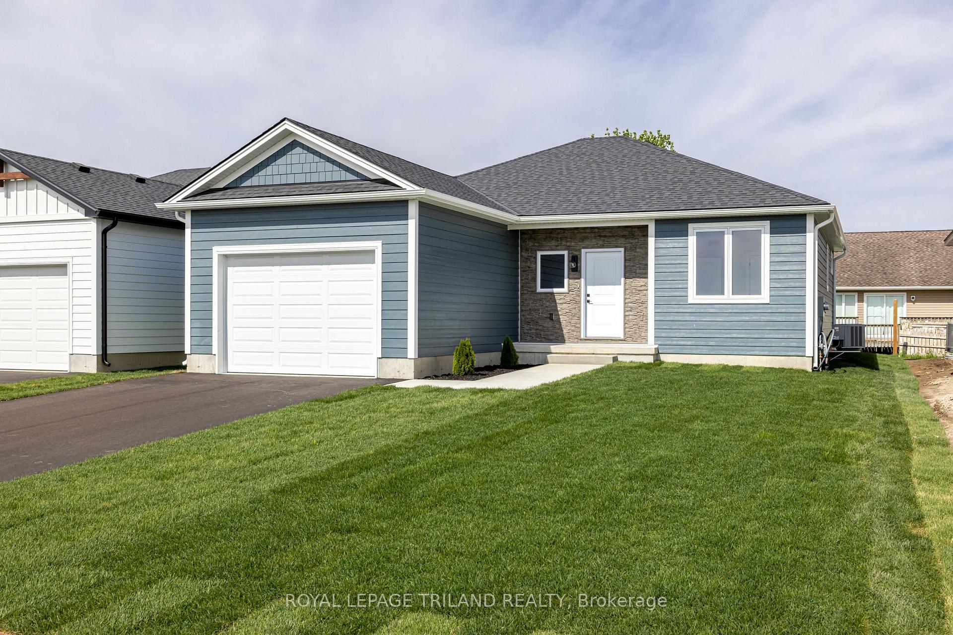 Photo 2 of 49 Rebecca Drive, Aylmer — HOMEH
