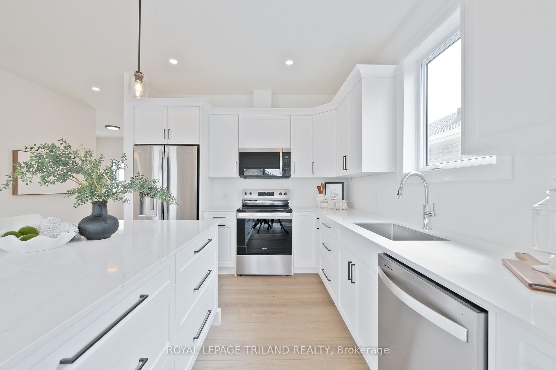 Photo 17 of 49 Rebecca Drive, Aylmer — HOMEH