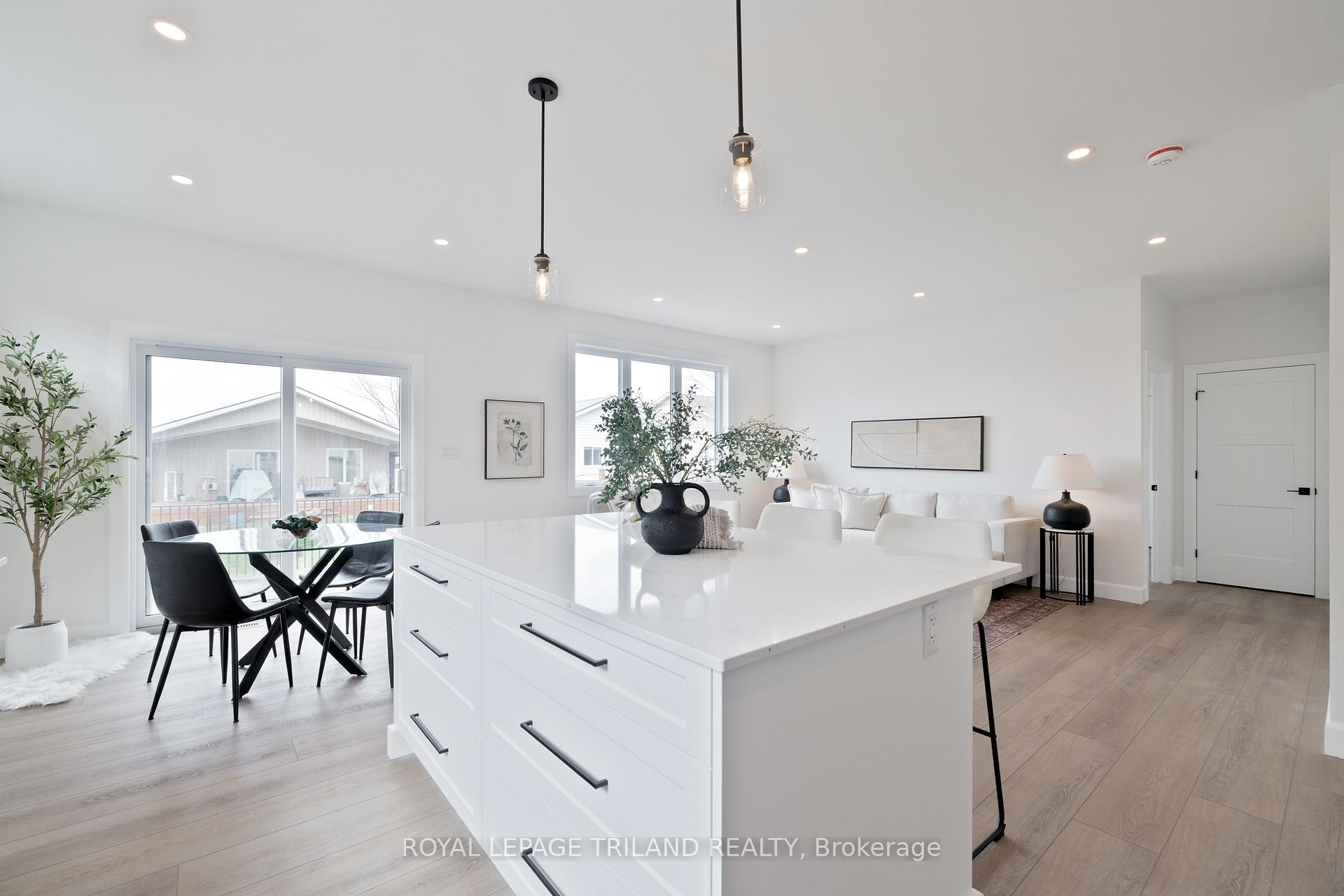Photo 12 of 49 Rebecca Drive, Aylmer — HOMEH