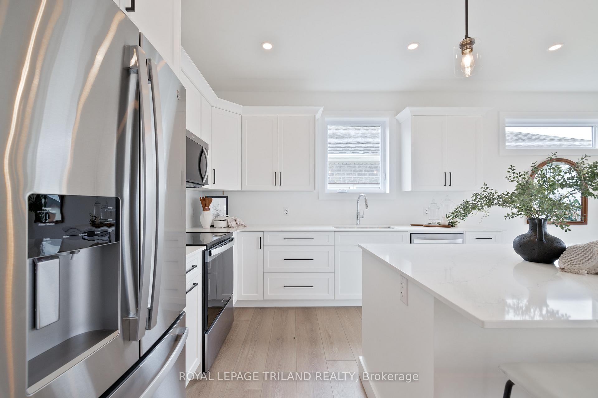 Photo 13 of 49 Rebecca Drive, Aylmer — HOMEH