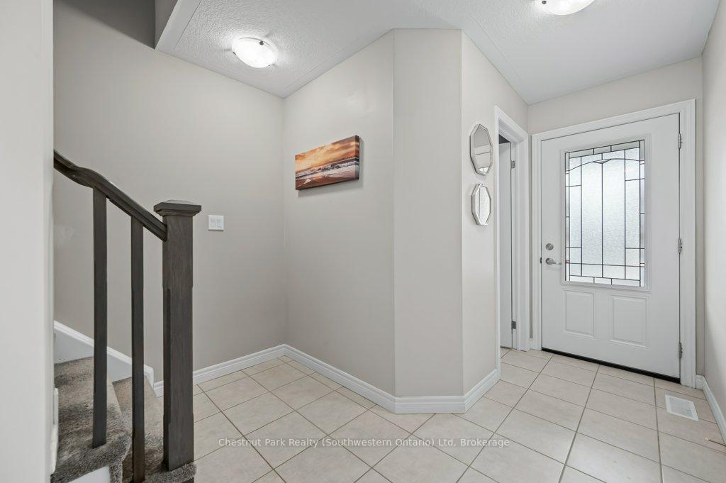 Photo 10 of 45 Miranda Path, Woolwich, Elmira — HOMEH