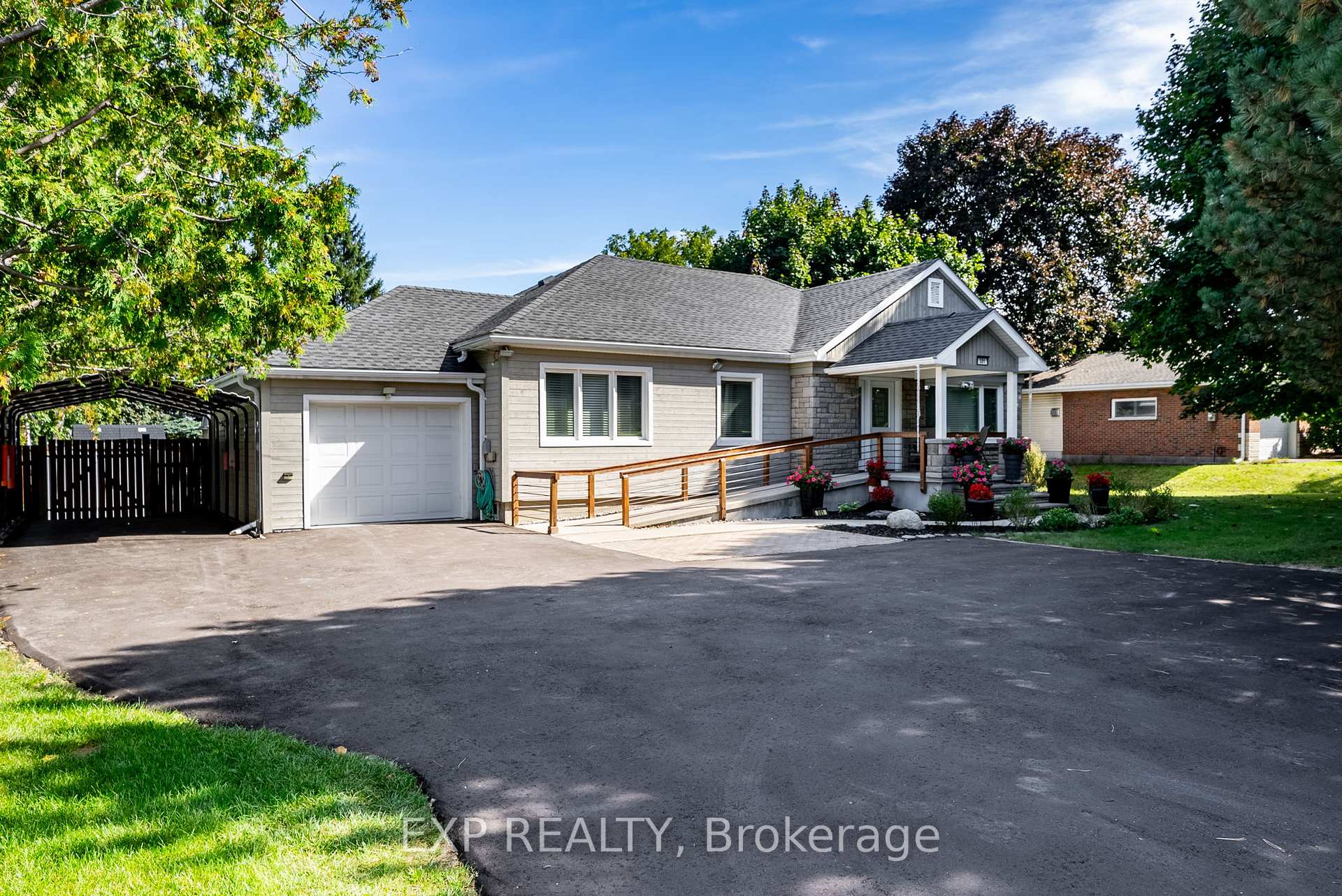 Photo 2 of 301 Kendalwood Road, Whitby, Blue Grass Meadows — HOMEH