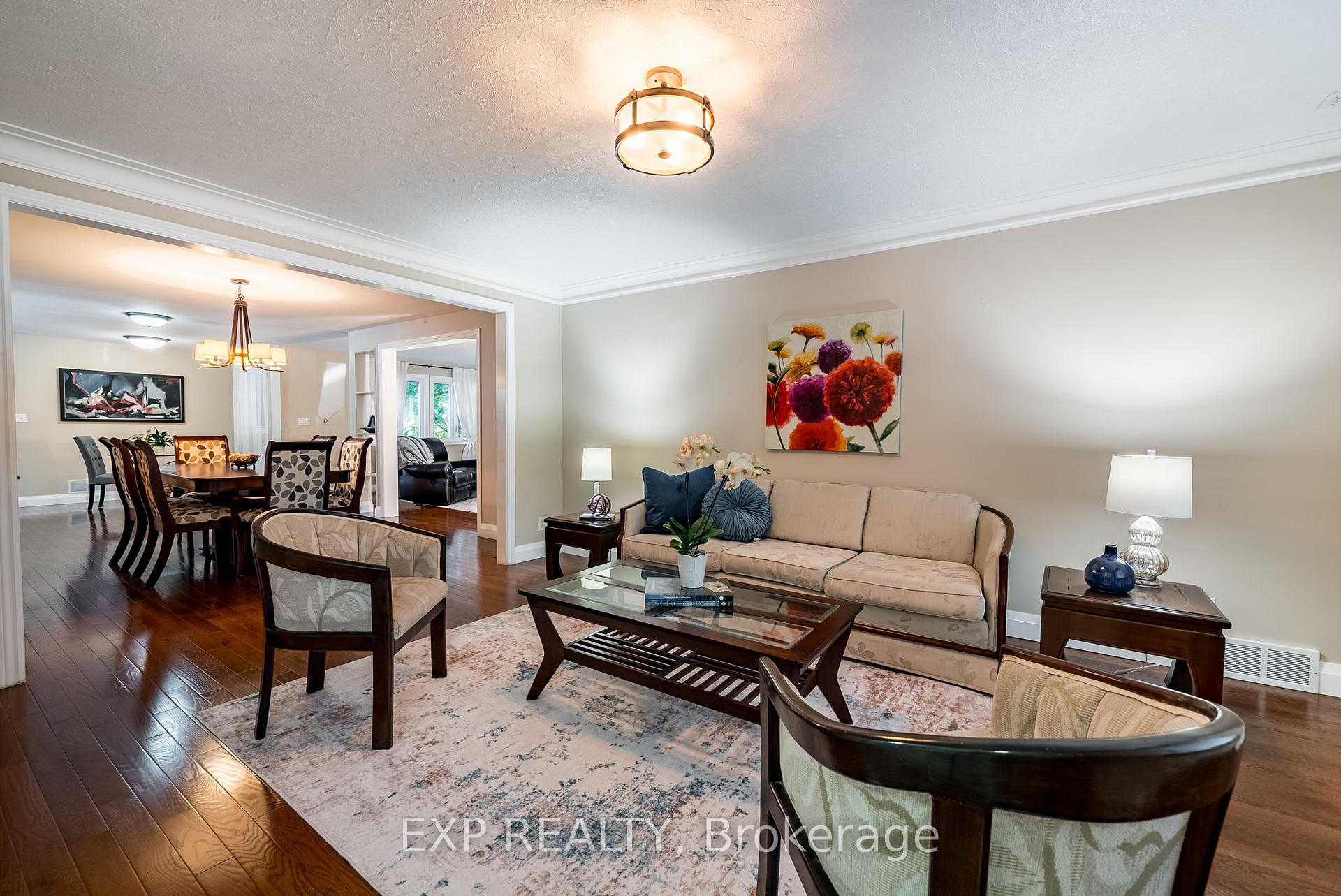 Photo 4 of 301 Kendalwood Road, Whitby, Blue Grass Meadows — HOMEH