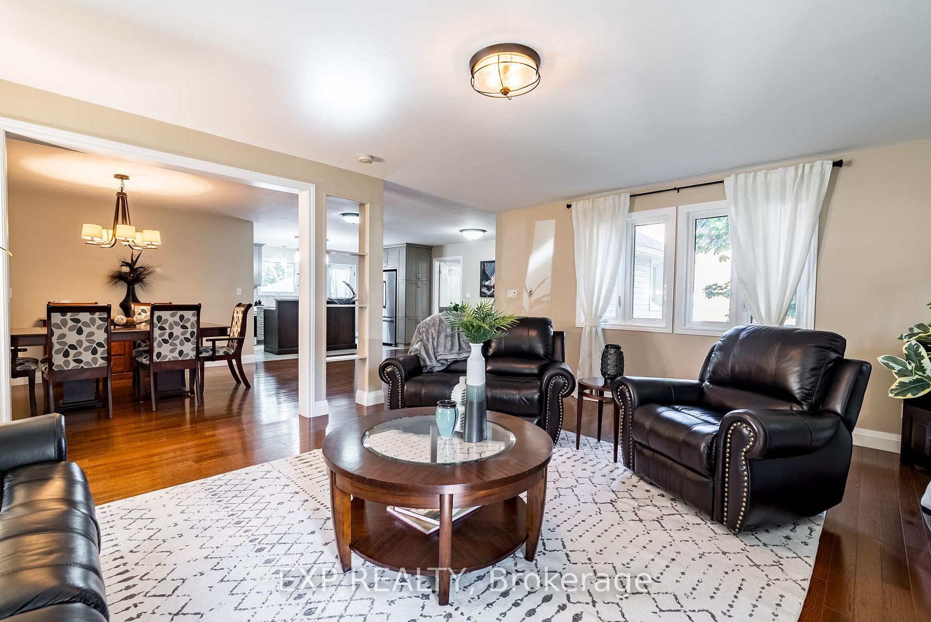 Photo 7 of 301 Kendalwood Road, Whitby, Blue Grass Meadows — HOMEH