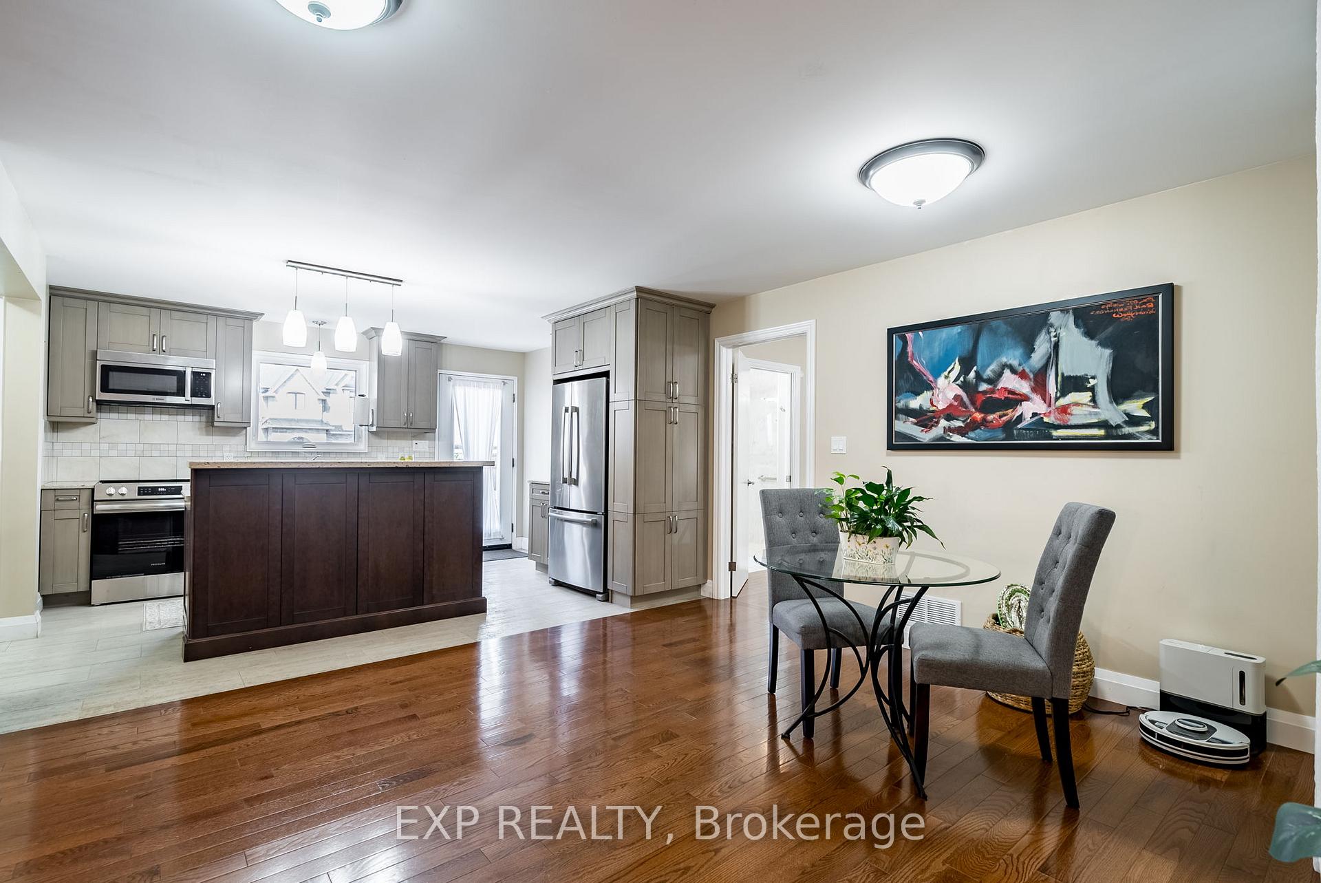 Photo 8 of 301 Kendalwood Road, Whitby, Blue Grass Meadows — HOMEH