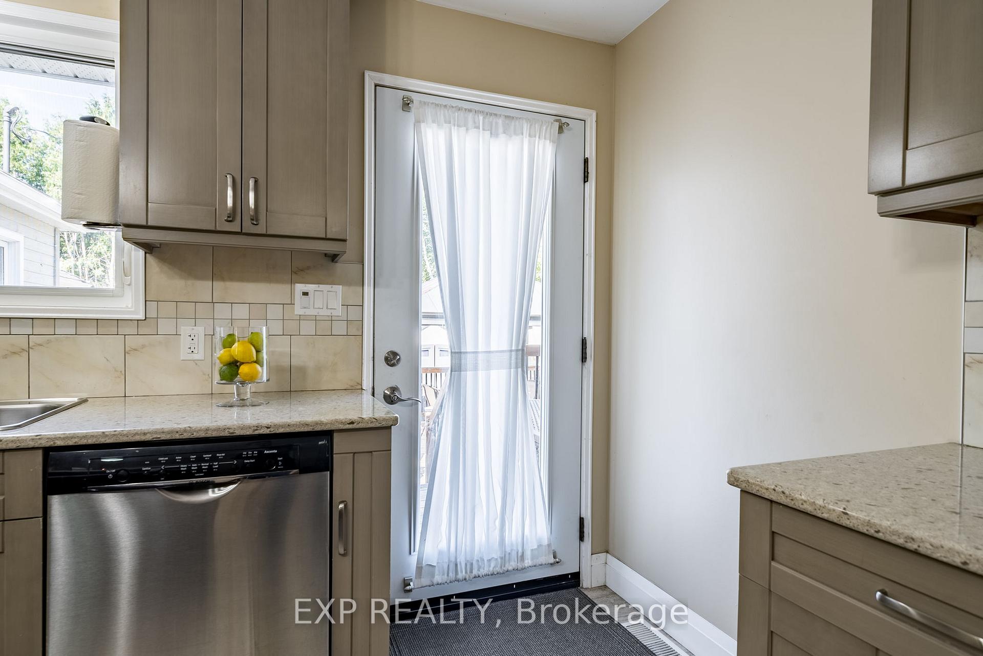 Photo 12 of 301 Kendalwood Road, Whitby, Blue Grass Meadows — HOMEH