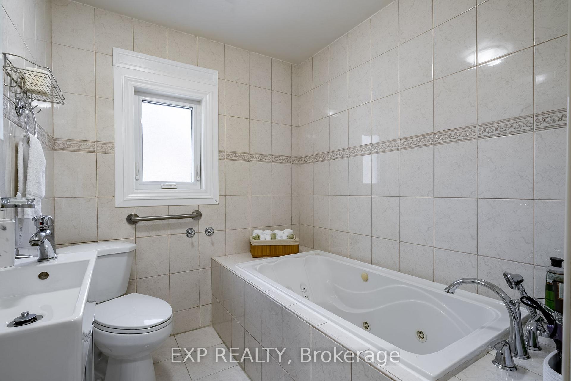 Photo 23 of 301 Kendalwood Road, Whitby, Blue Grass Meadows — HOMEH