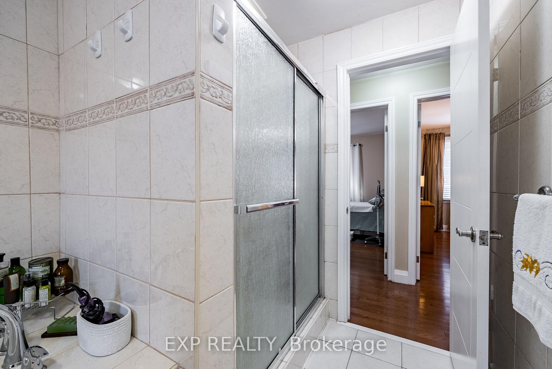 Photo 24 of 301 Kendalwood Road, Whitby, Blue Grass Meadows — HOMEH