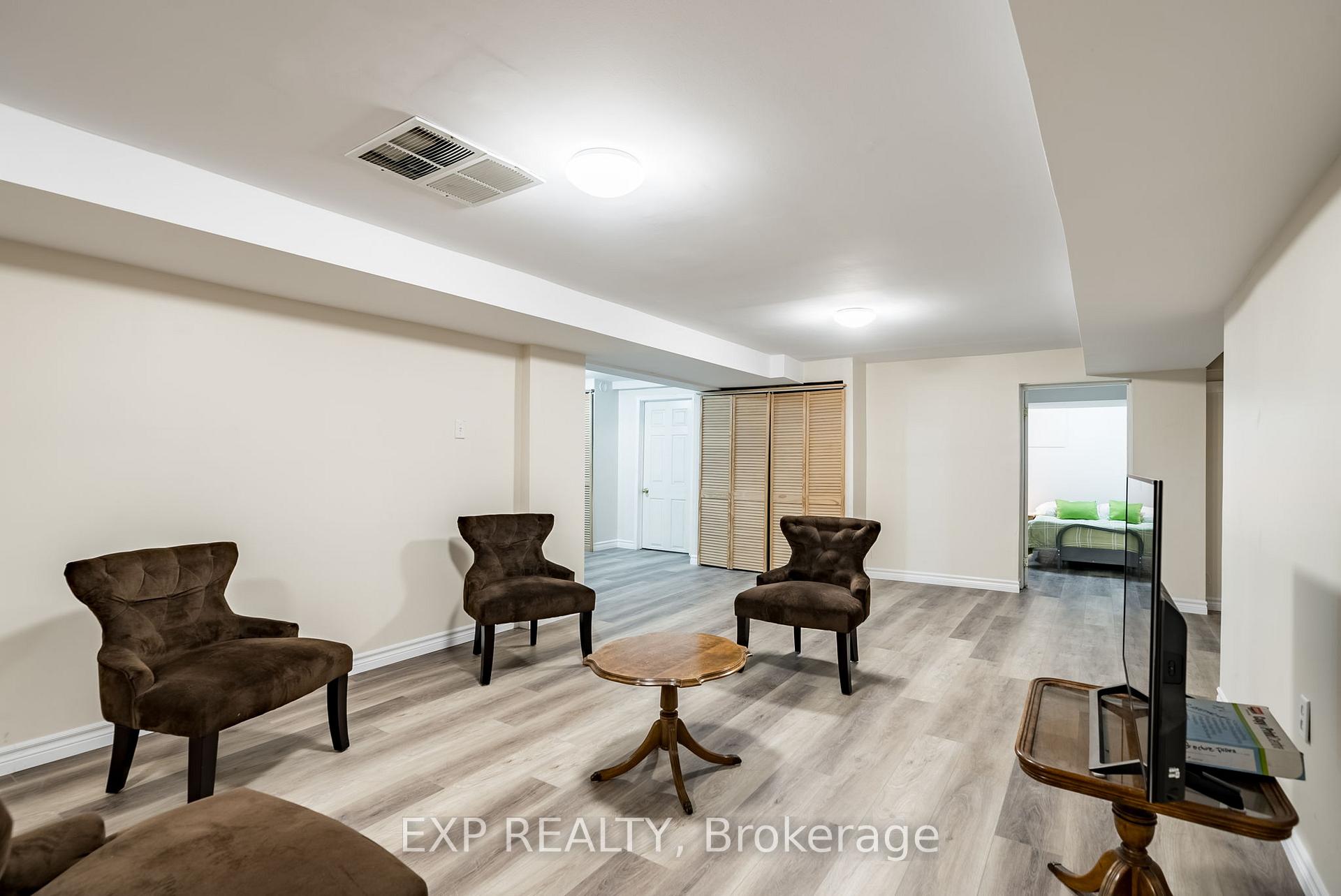 Photo 29 of 301 Kendalwood Road, Whitby, Blue Grass Meadows — HOMEH