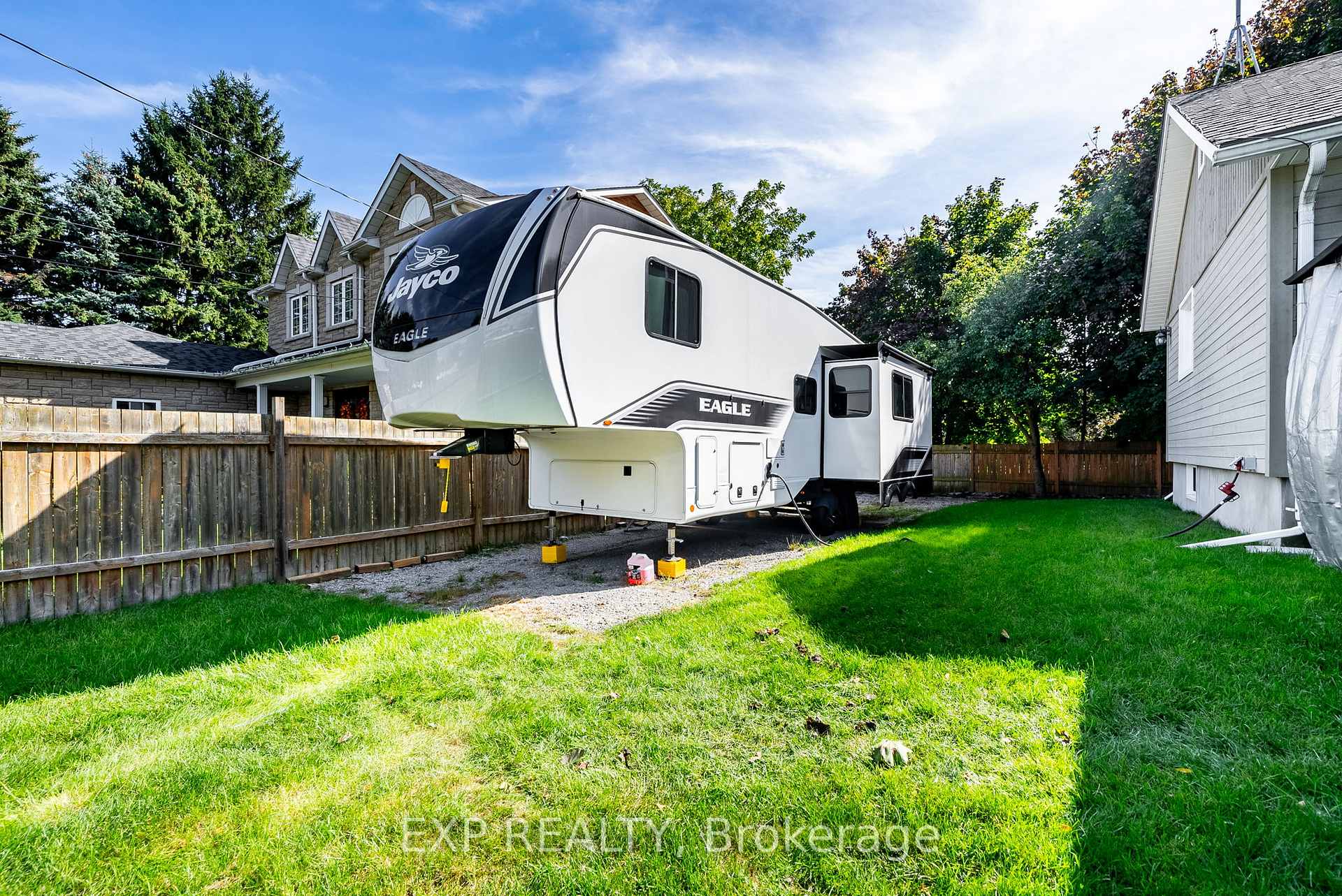 Photo 34 of 301 Kendalwood Road, Whitby, Blue Grass Meadows — HOMEH