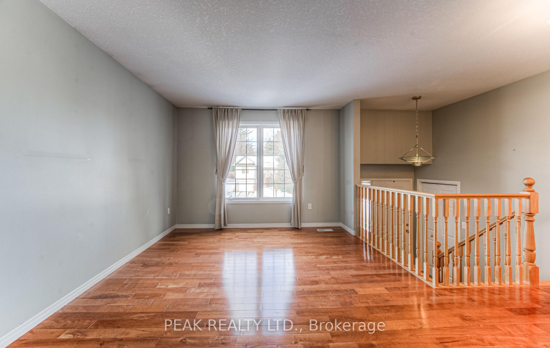 Photo 6 of 66 Bridle Trail, Waterloo — HOMEH