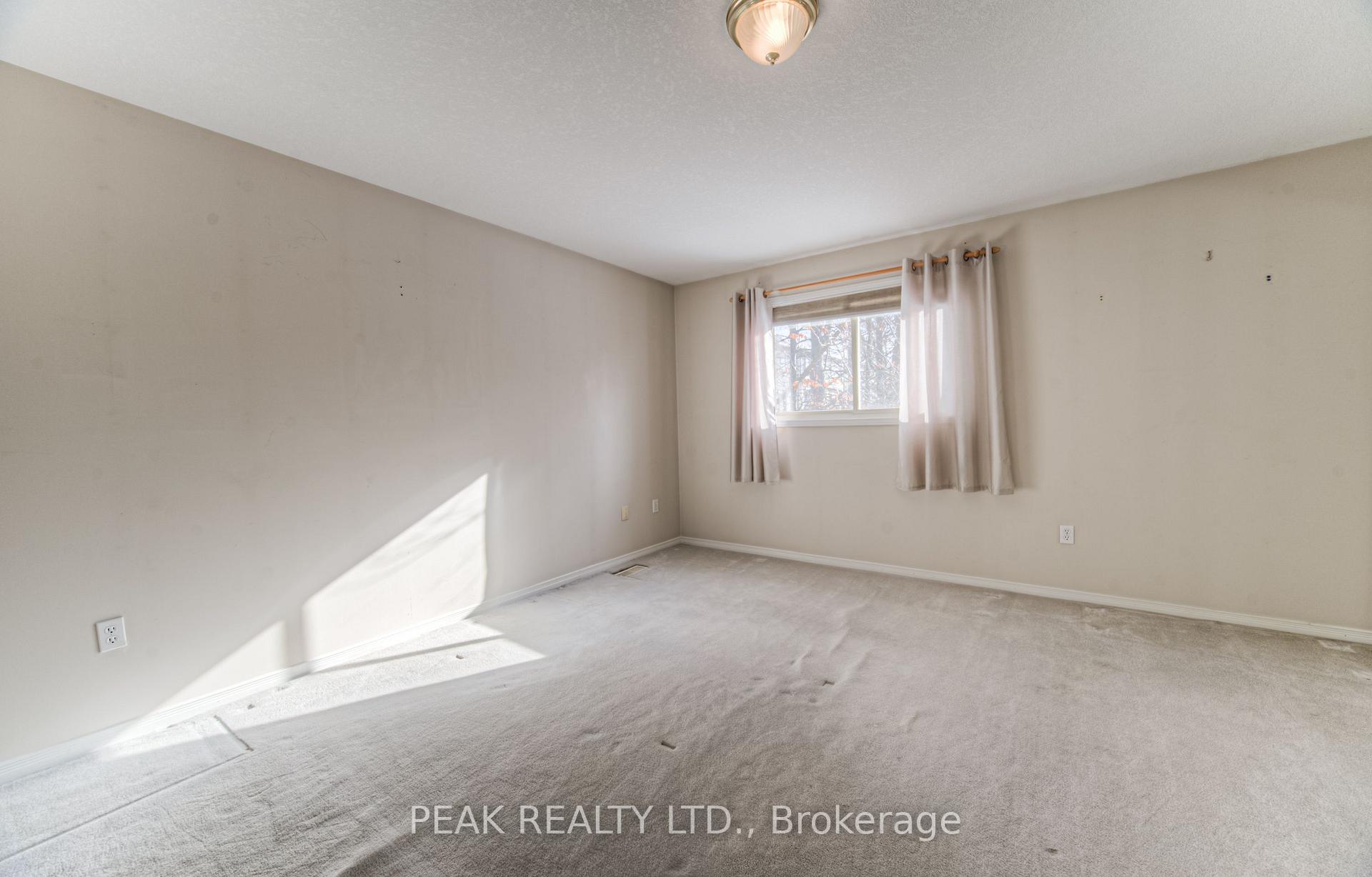 Photo 19 of 66 Bridle Trail, Waterloo — HOMEH