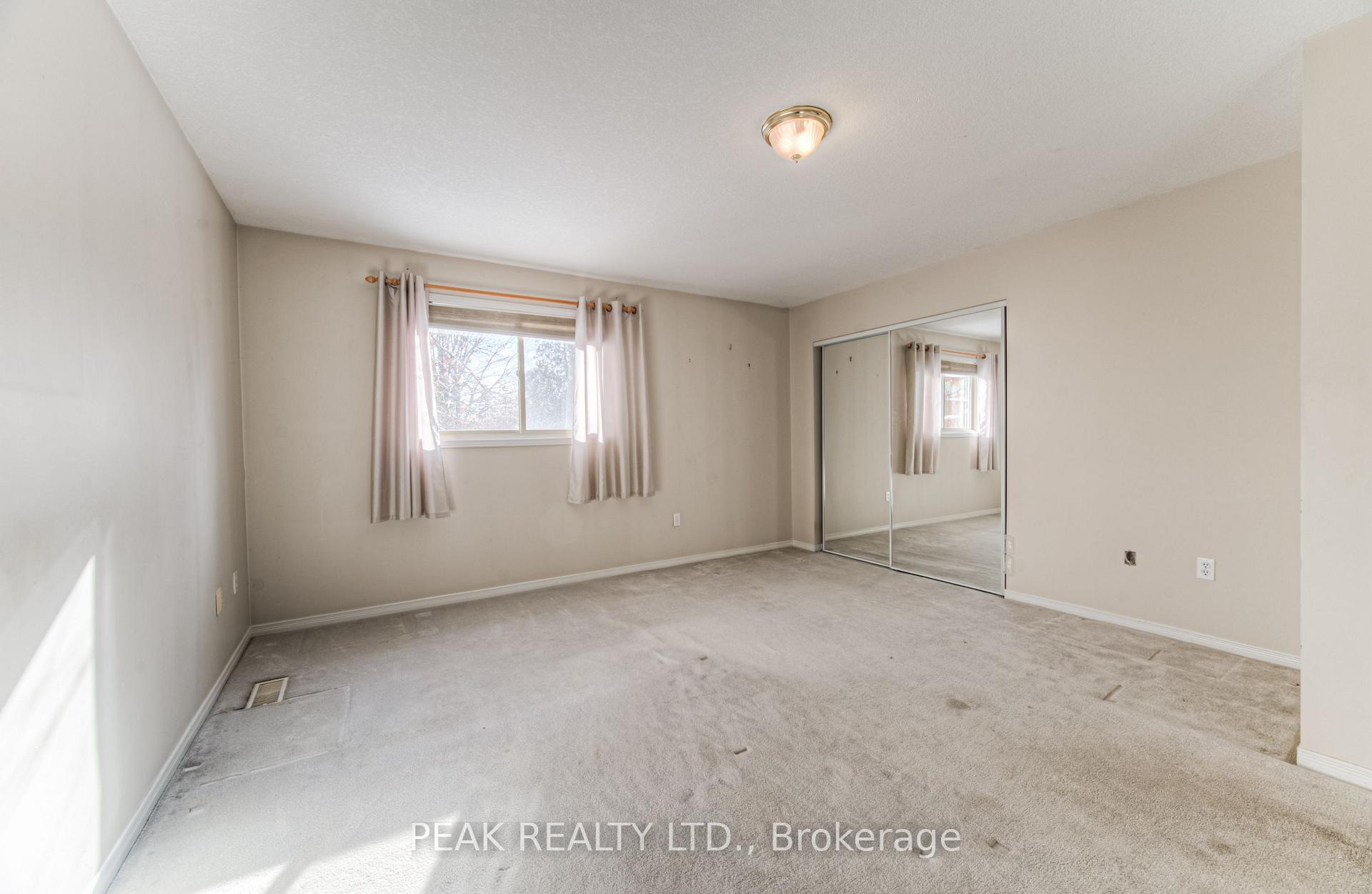 Photo 20 of 66 Bridle Trail, Waterloo — HOMEH