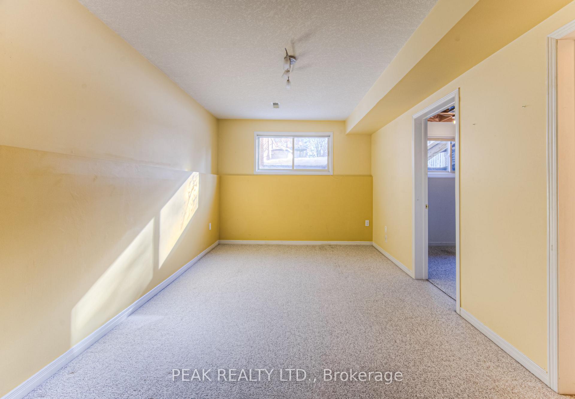 Photo 31 of 66 Bridle Trail, Waterloo — HOMEH