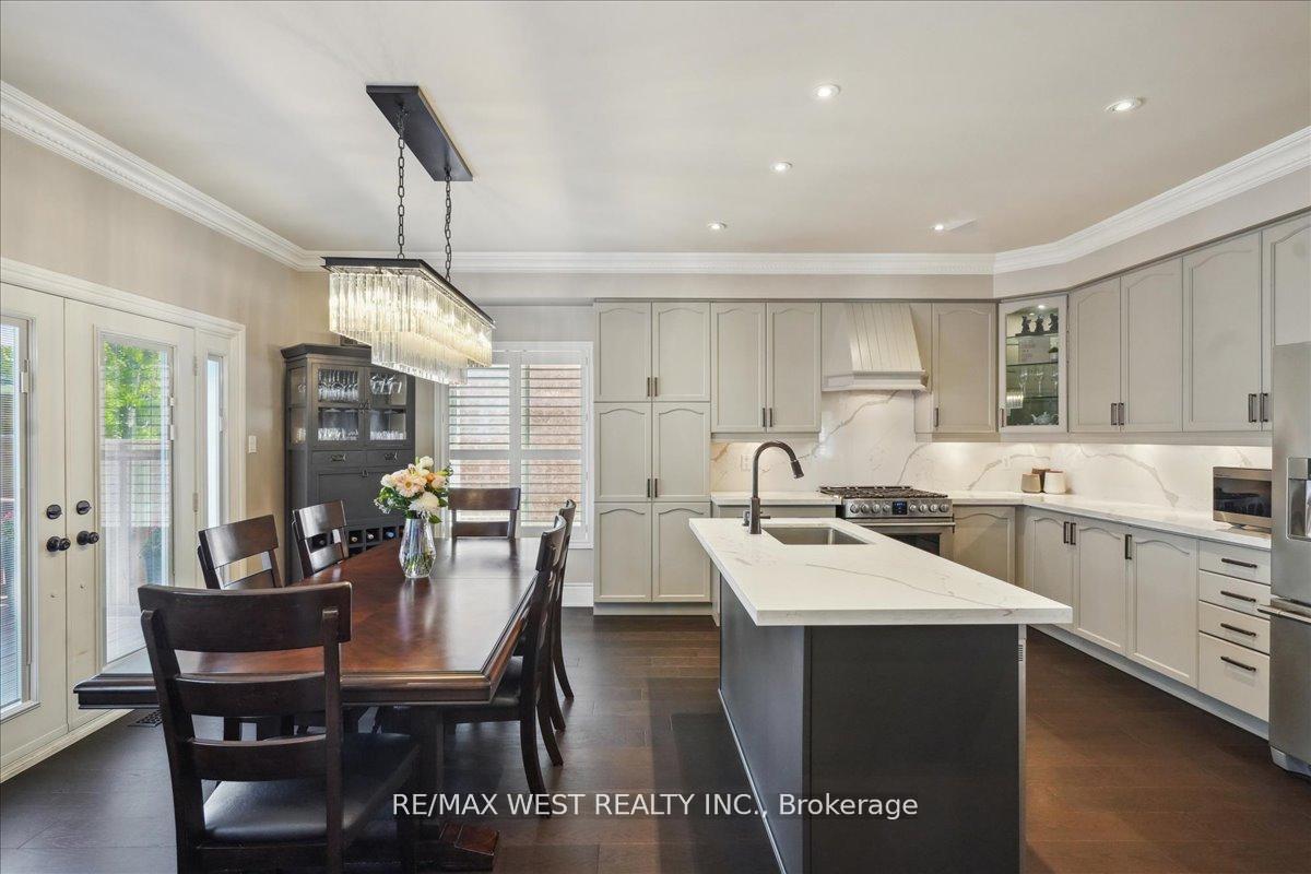 Photo 3 of 206 Shelbourne Drive, Vaughan, Vellore Village — HOMEH