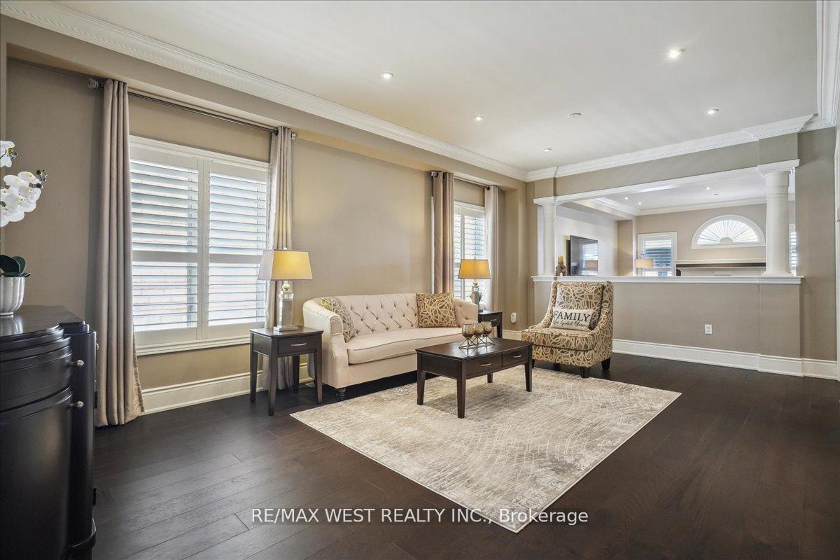 Photo 6 of 206 Shelbourne Drive, Vaughan, Vellore Village — HOMEH