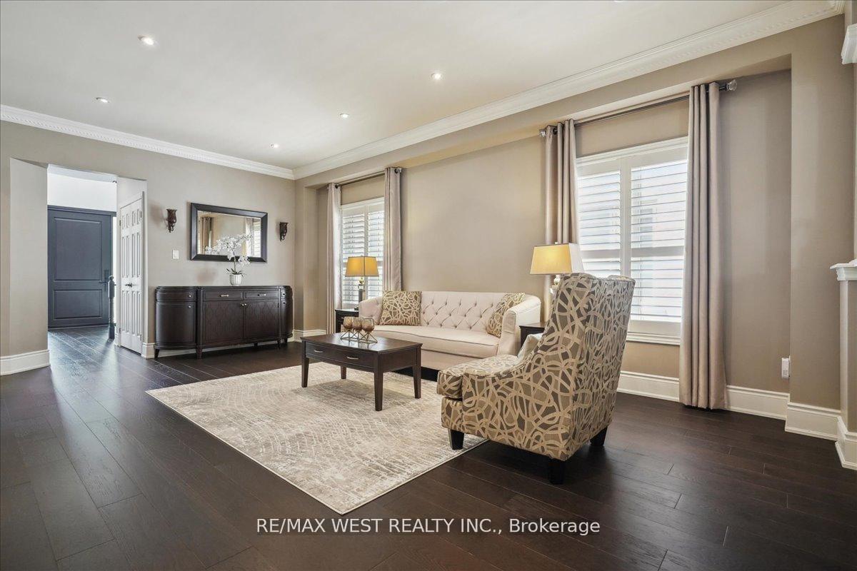 Photo 7 of 206 Shelbourne Drive, Vaughan, Vellore Village — HOMEH